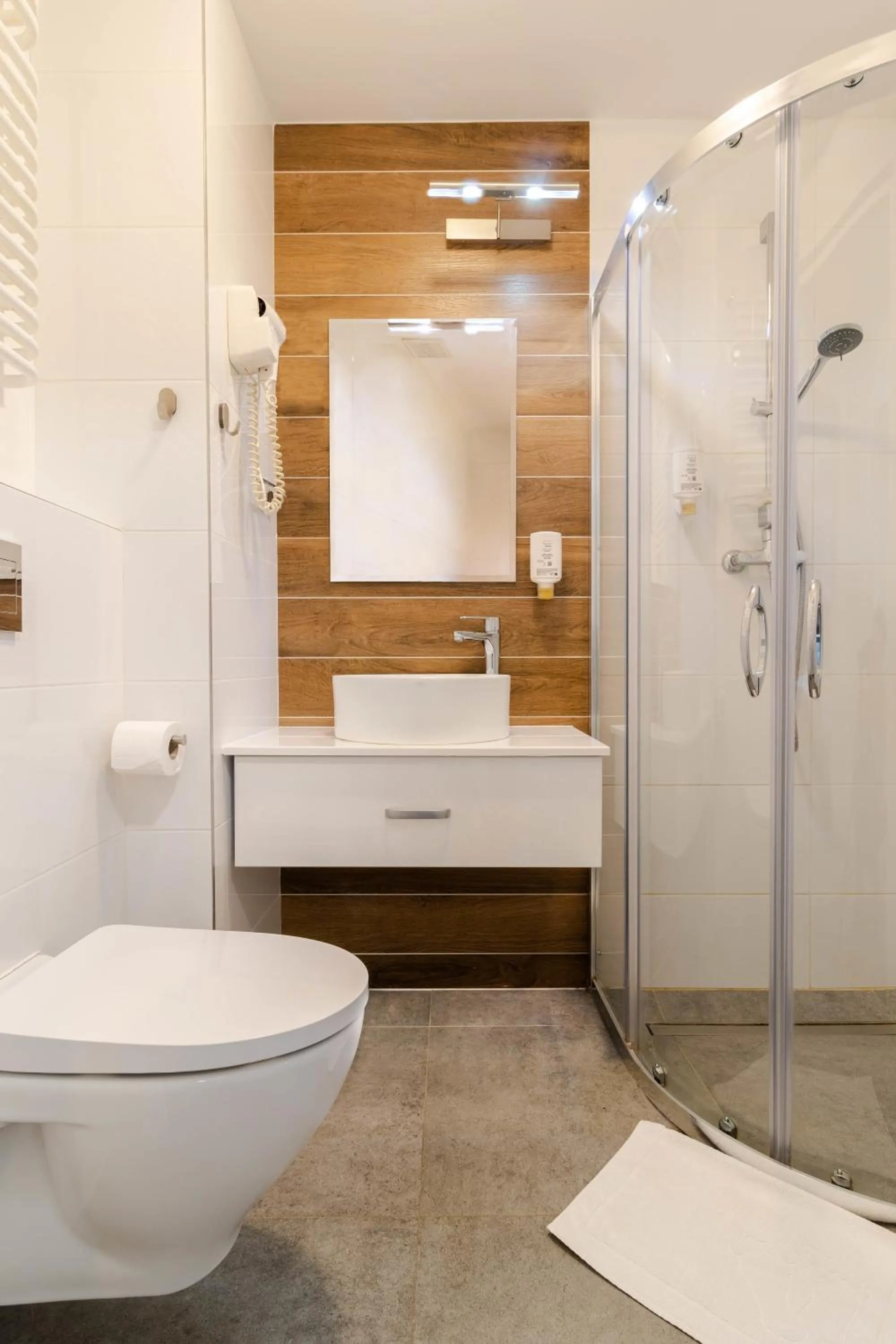 Shower in Hotel Nafta Krosno