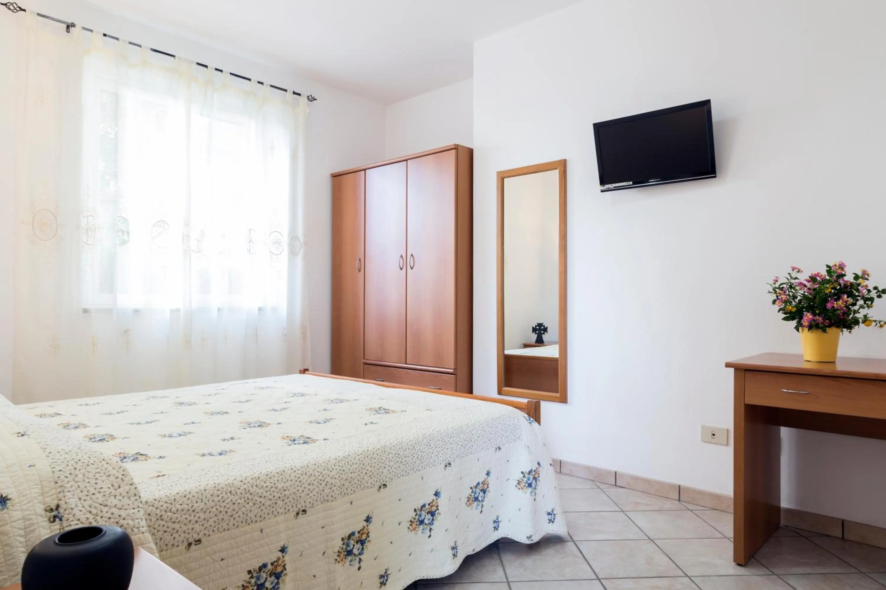 TV and multimedia, Bed in Happy Days