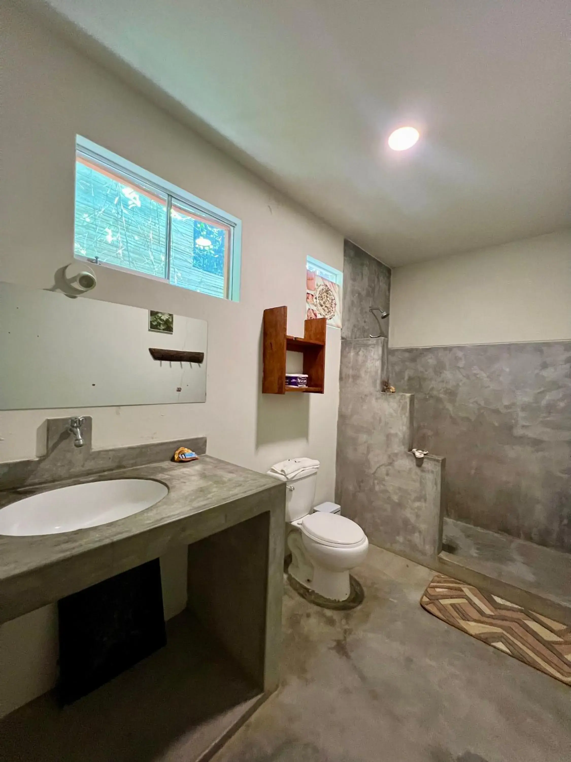 Deluxe Double or Twin Room - single occupancy in Geko Hostal Deluxe Double or Twin Room - single occupancy in Geko Hostal