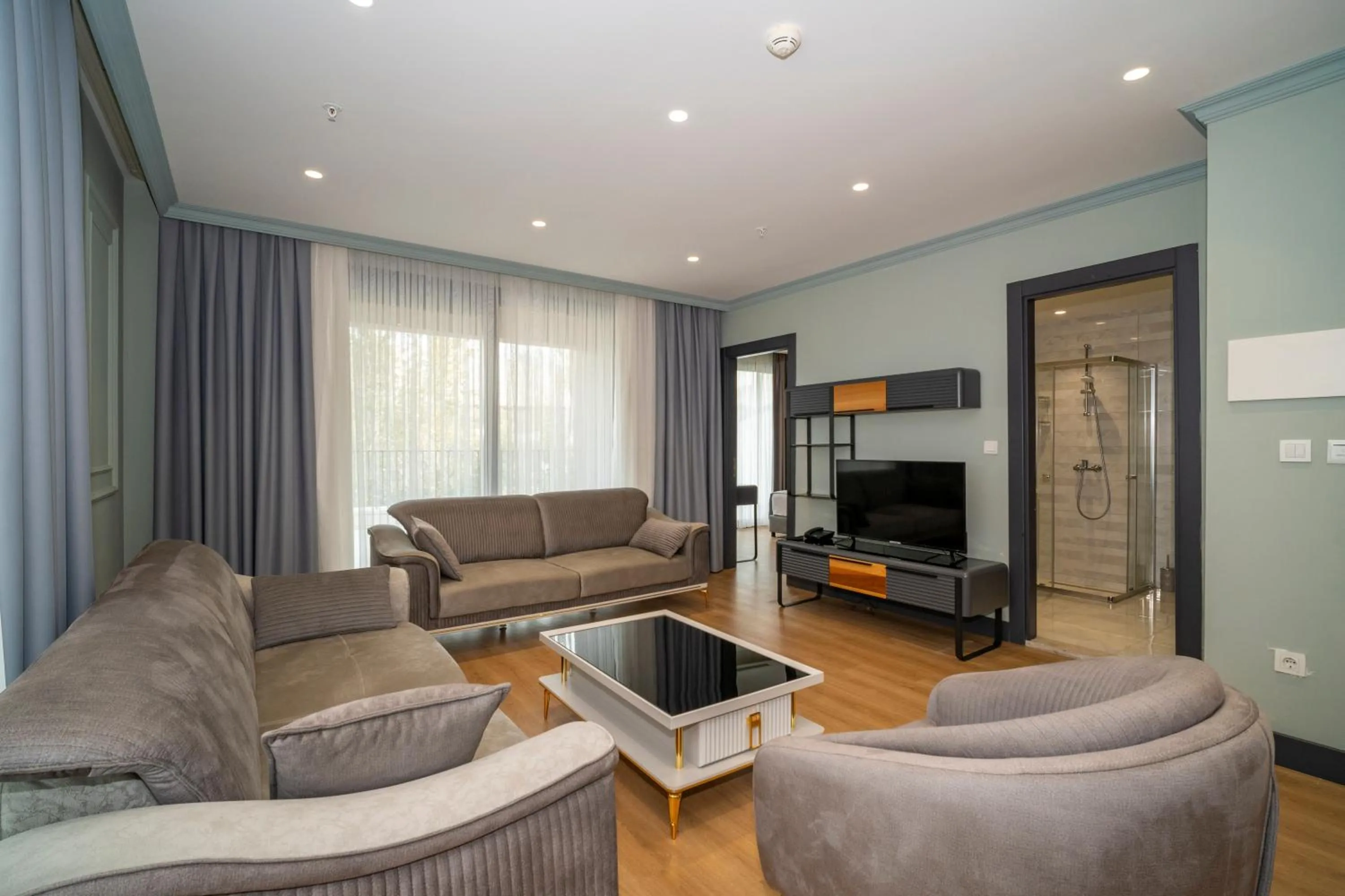 Rusel Park Residence