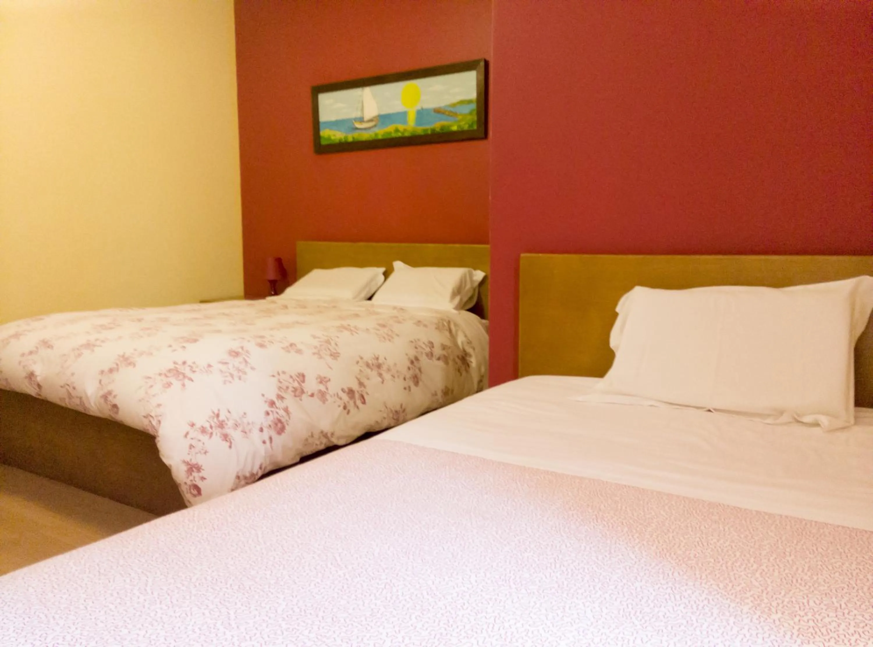Photo of the whole room, Bed in Hotel O Catraio