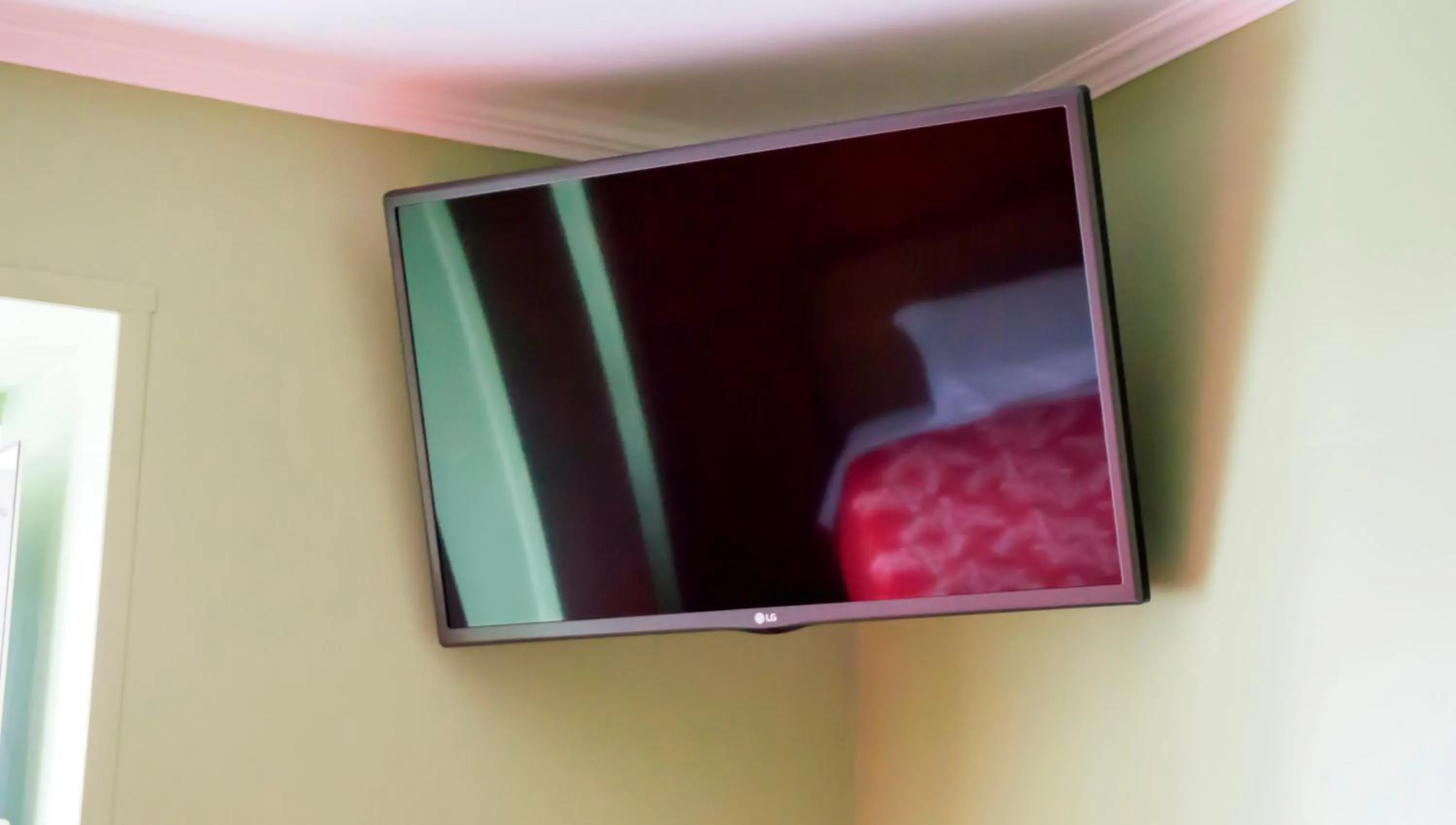 TV and multimedia in Hotel O Catraio