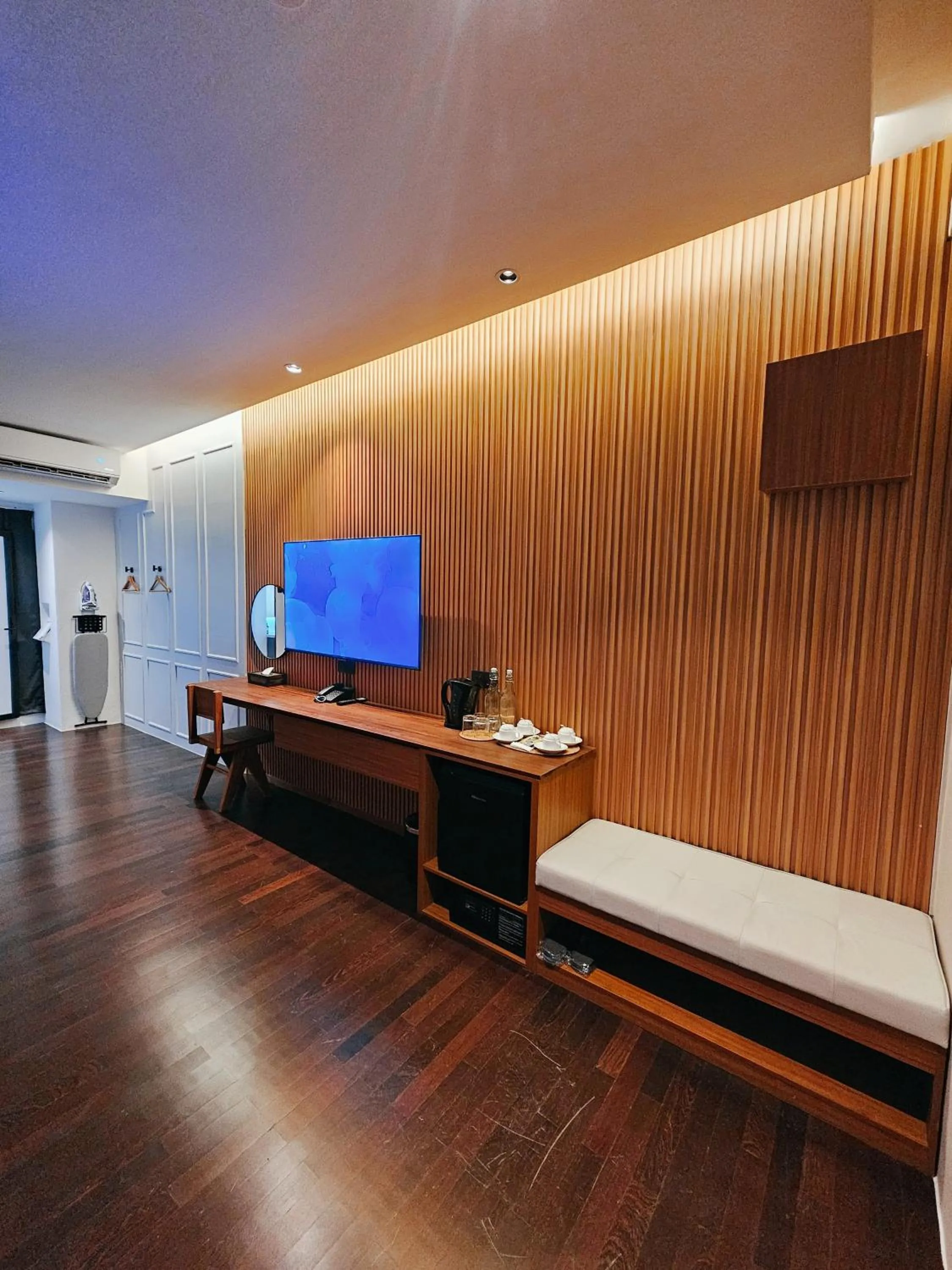 The Palm Suite at Lava Mansion