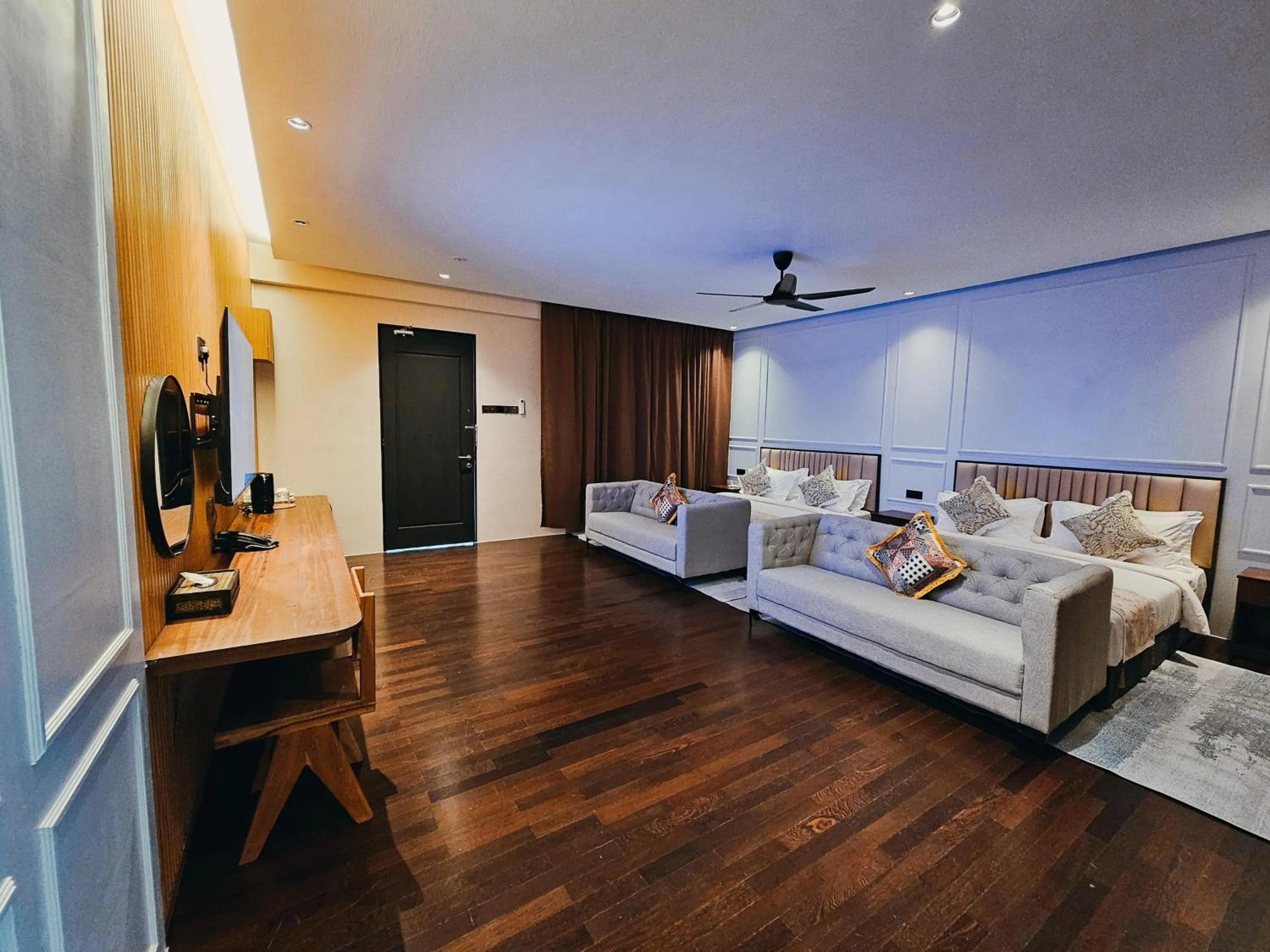 The Palm Suite at Lava Mansion