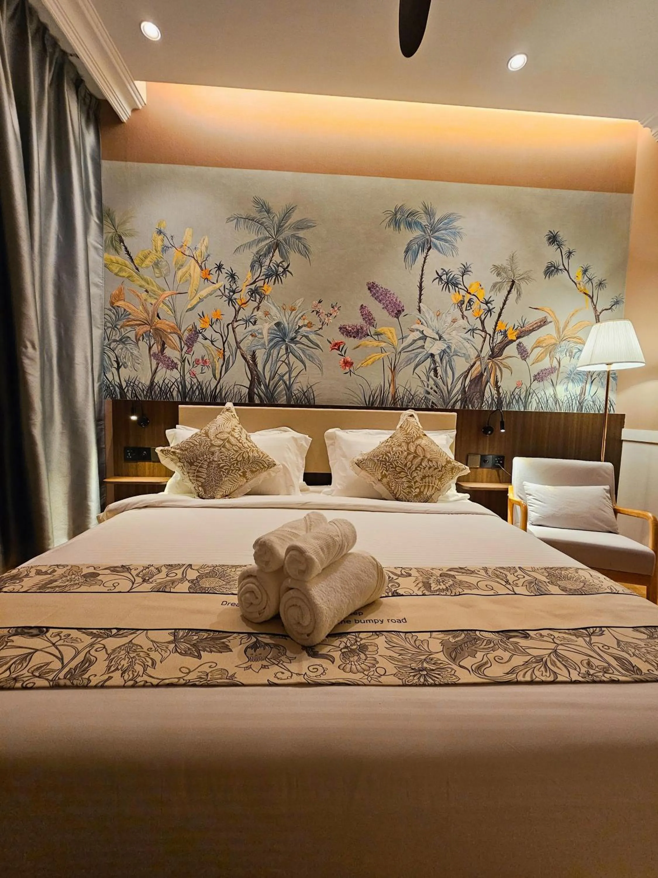 Bedroom, Bed in The Palm Suite at Lava Mansion