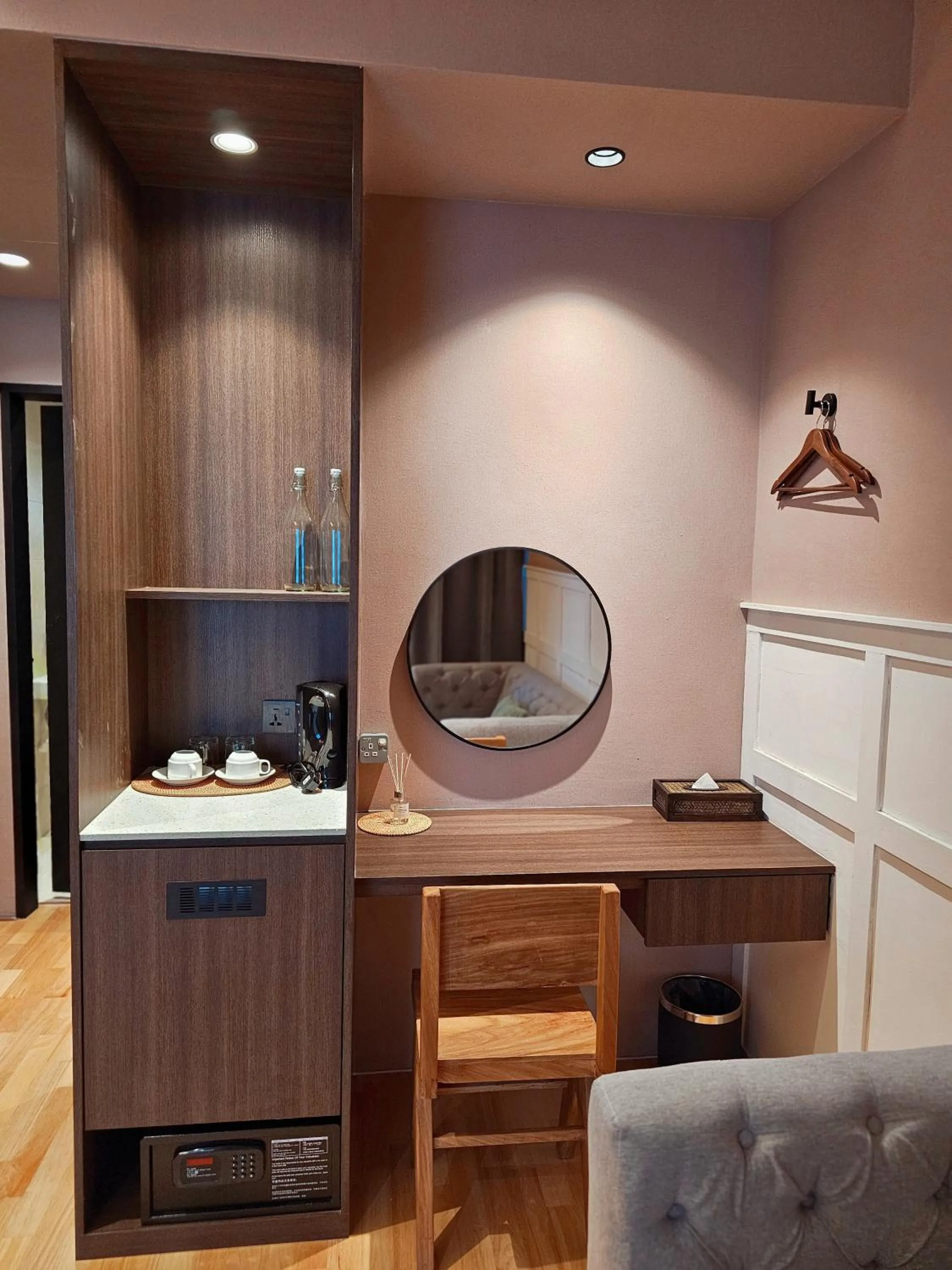 Living room in The Palm Suite at Lava Mansion