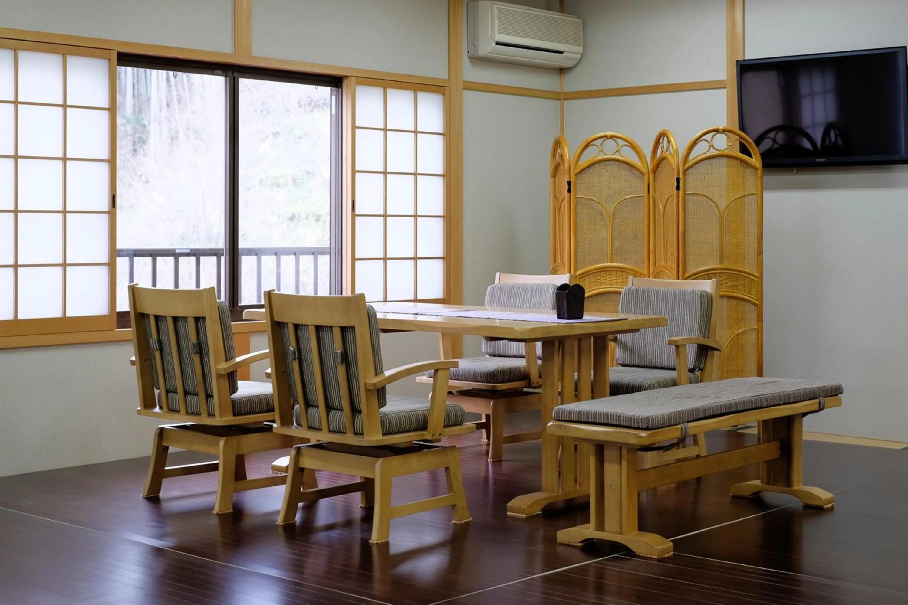 Restaurant/places to eat in Miyoshino Sakuraan