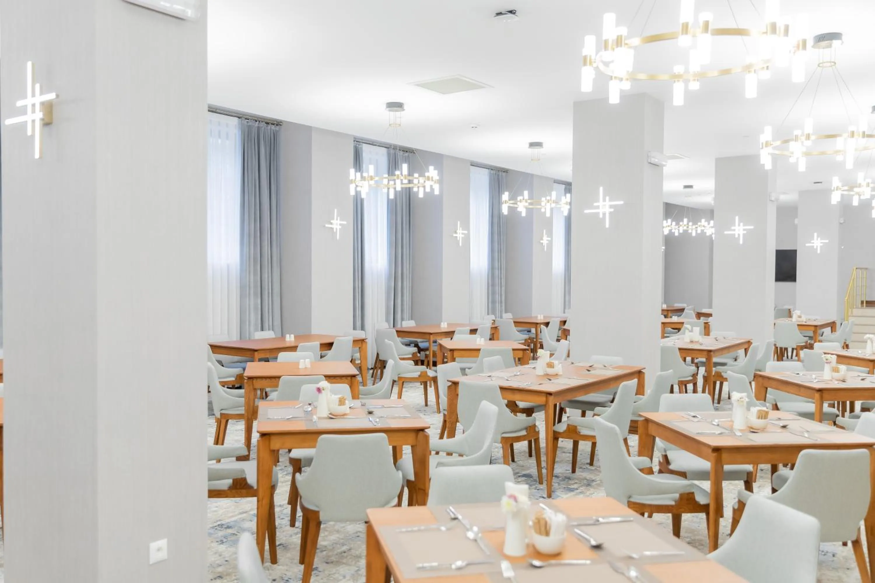 Restaurant/places to eat in The Central Point Hotel Baku