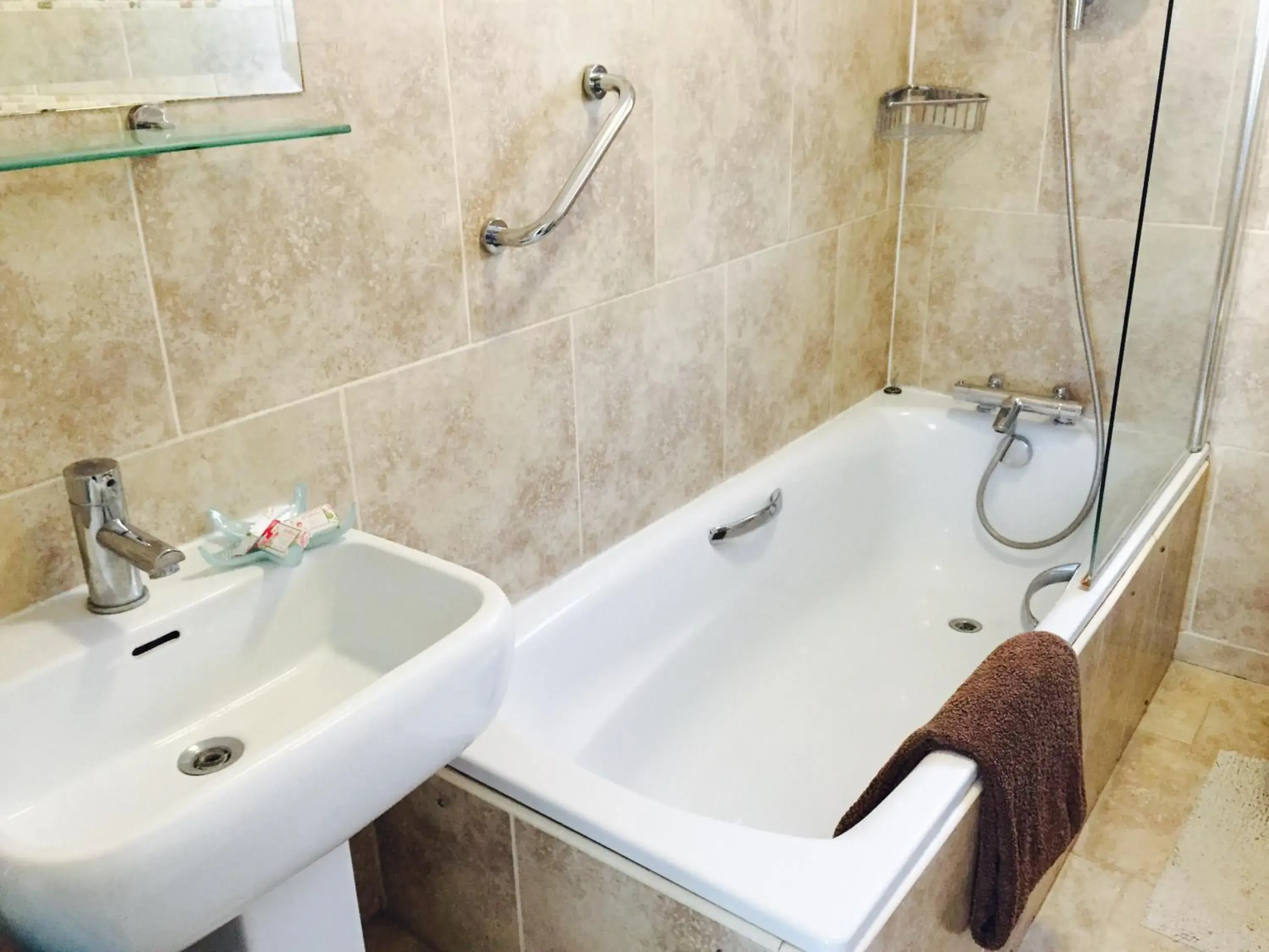 Single Room with Shared Bathroom in Edgware B&B Single Room with Shared Bathroom in Edgware B&B