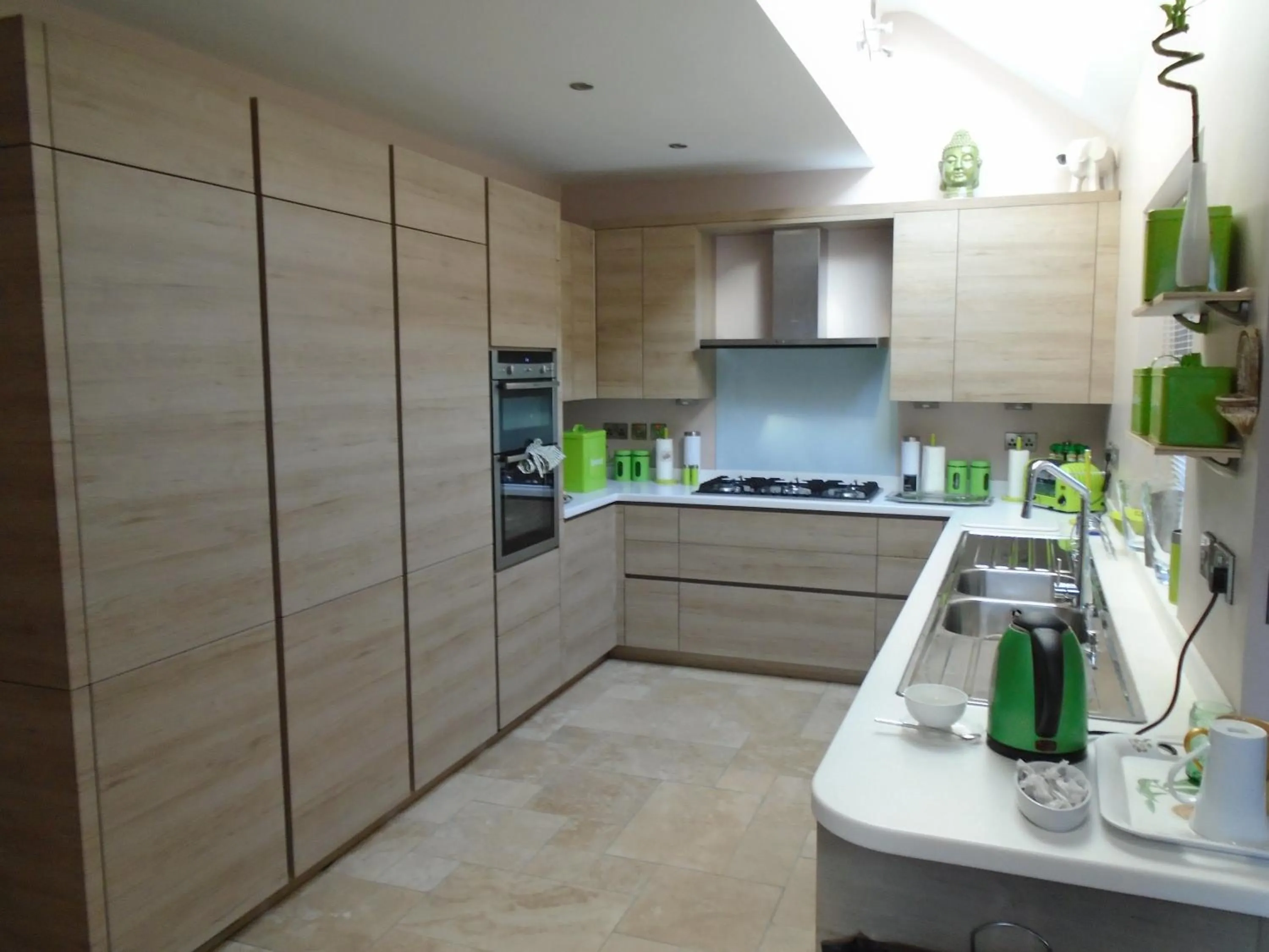Kitchen or kitchenette in Edgware B&B