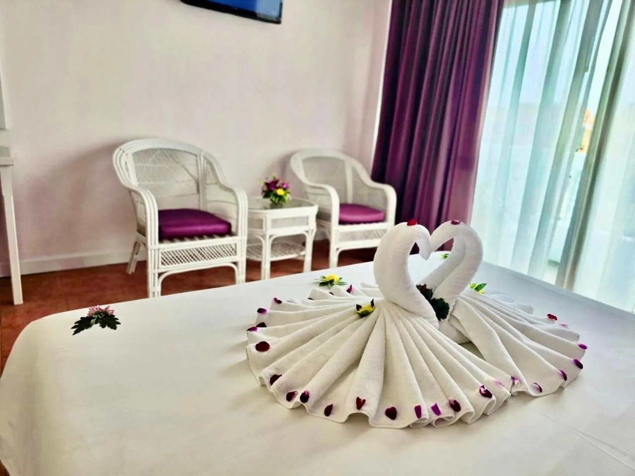 Bed in ON Hotel Phuket - SHA