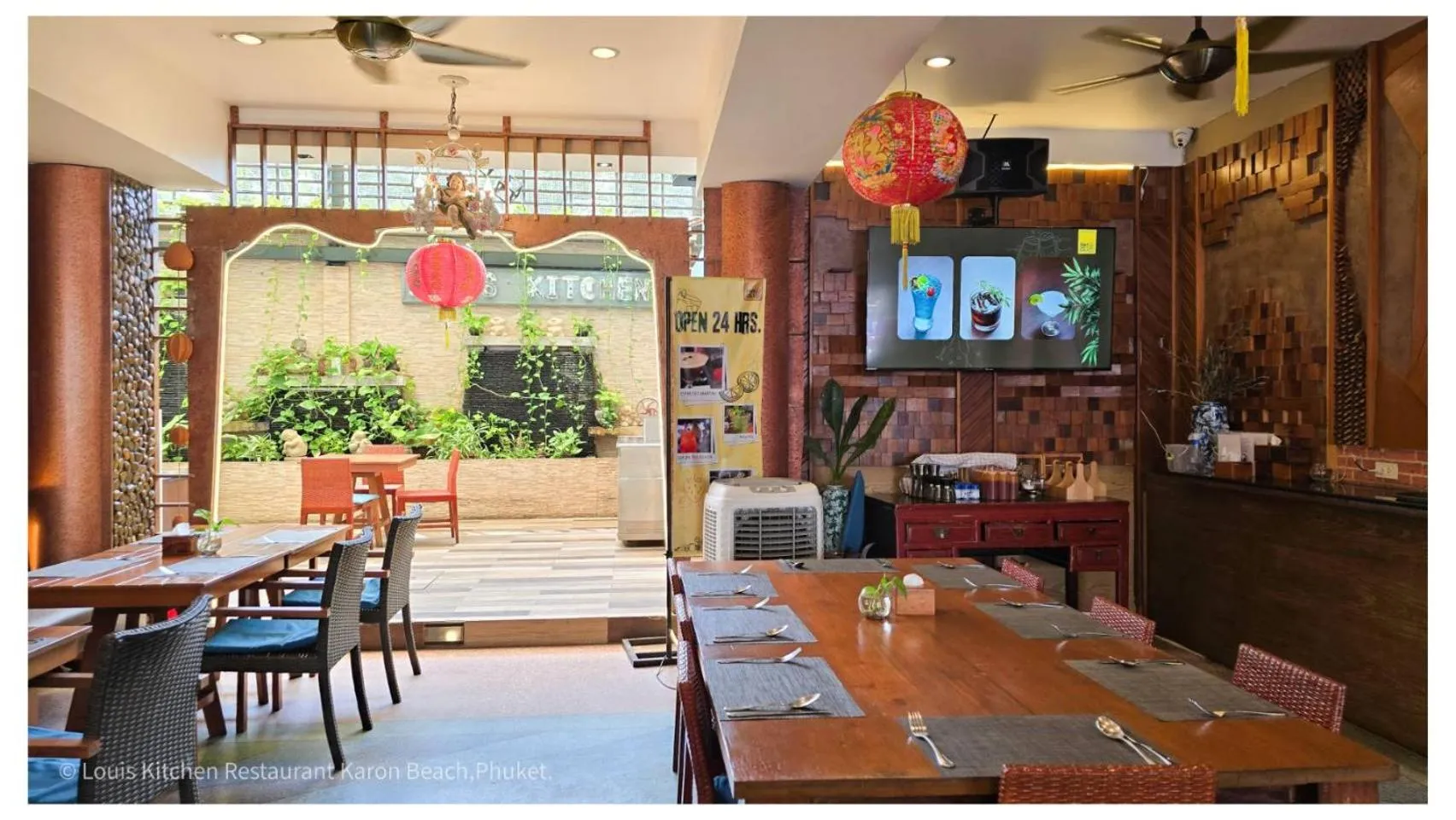 Restaurant/places to eat in ON Hotel Phuket - SHA