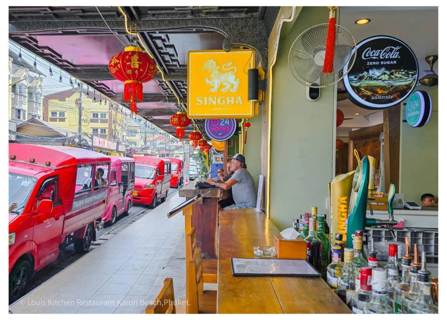 Restaurant/places to eat in ON Hotel Phuket - SHA