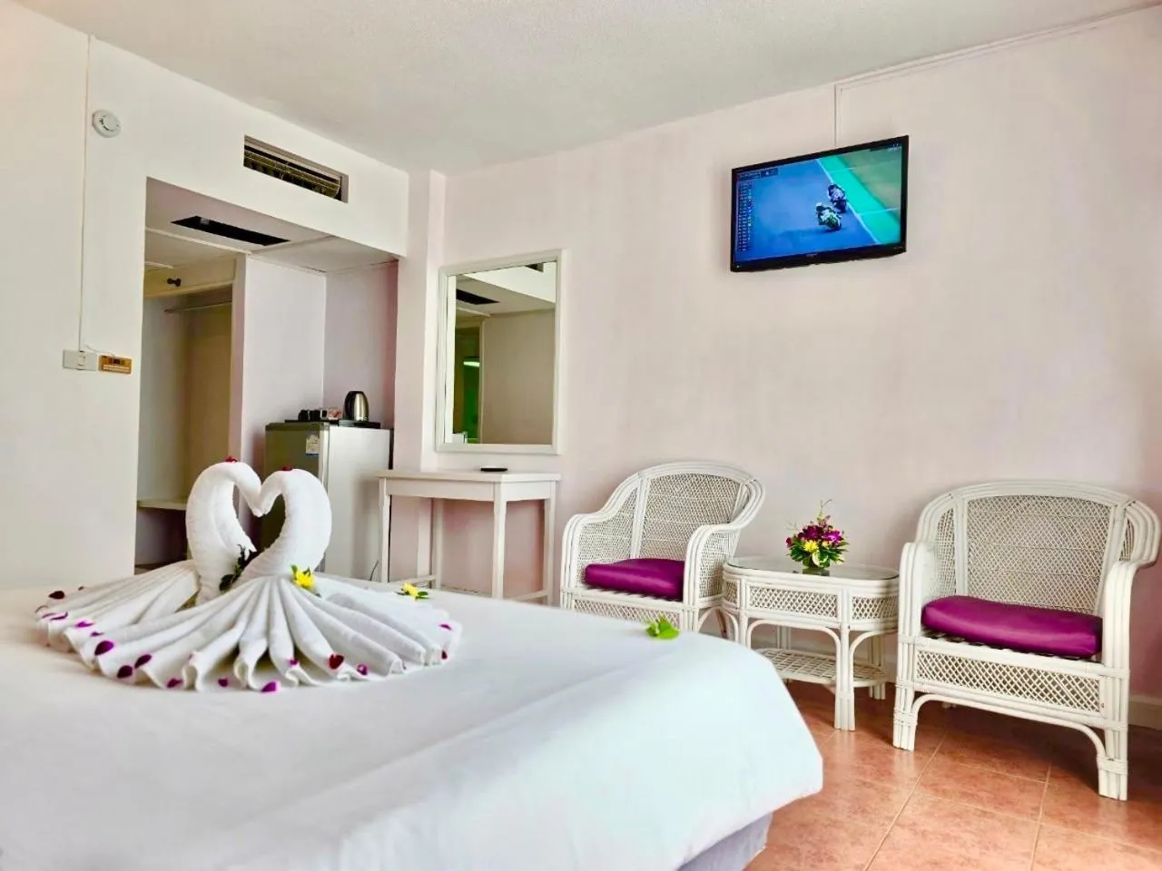 Bedroom, Bed in ON Hotel Phuket - SHA