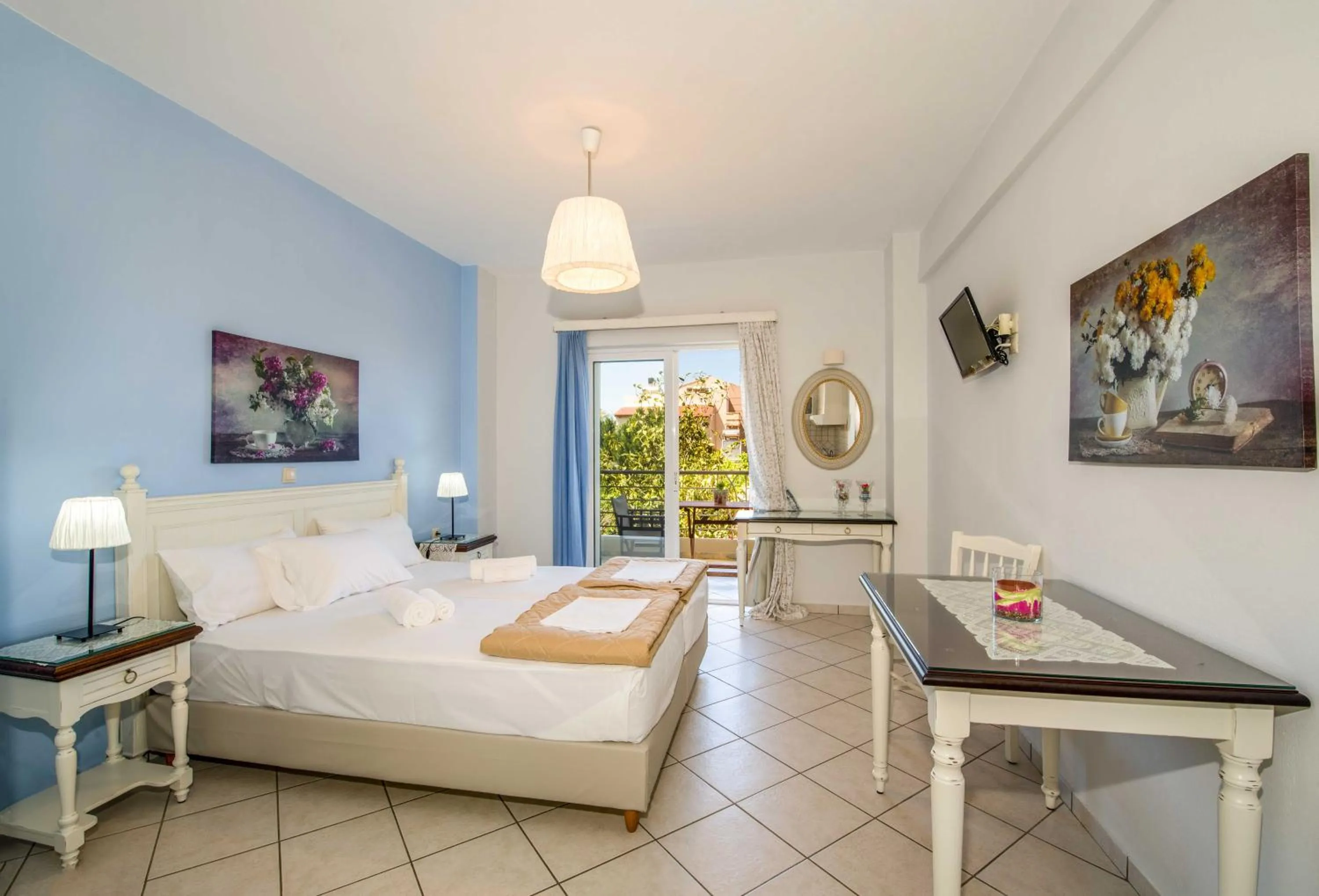 Bedroom, Bed in Stamatakis Boutique Studios