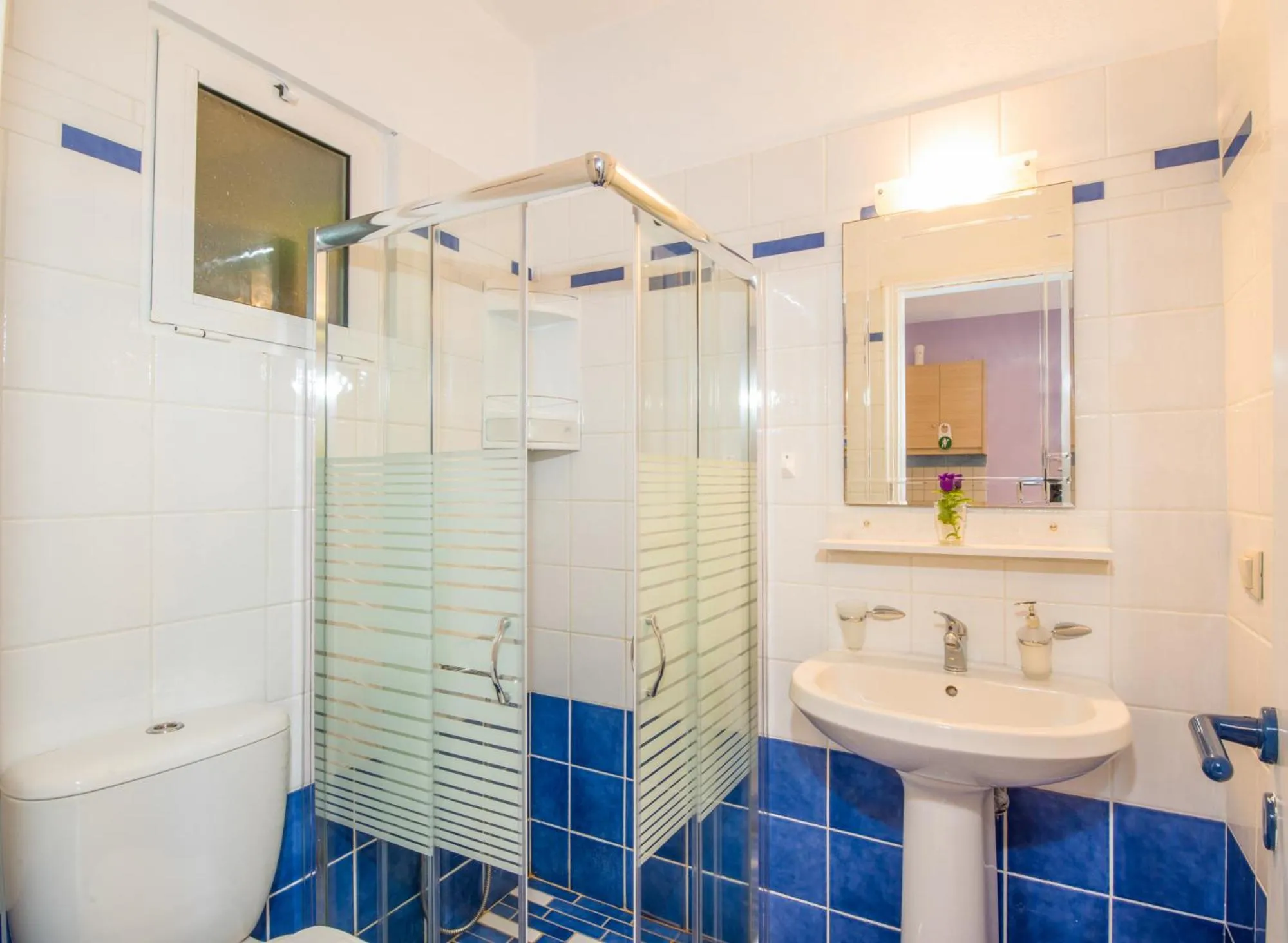 Bathroom in Stamatakis Boutique Studios