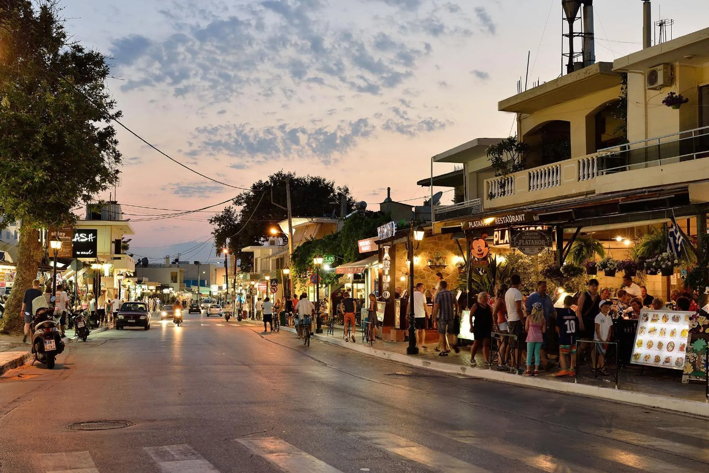 Restaurant/places to eat in Stamatakis Boutique Studios