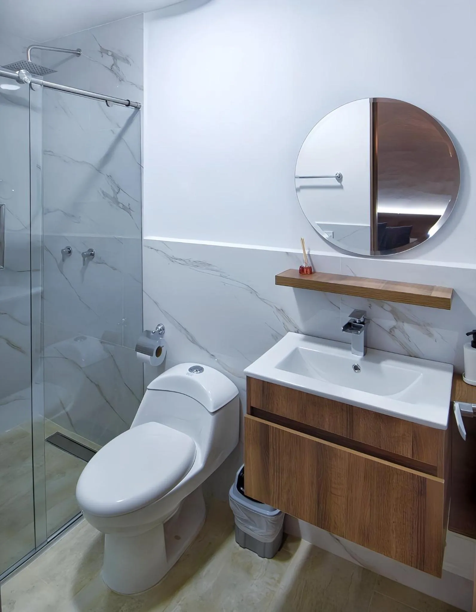 Valymar Inn International Home Hotel