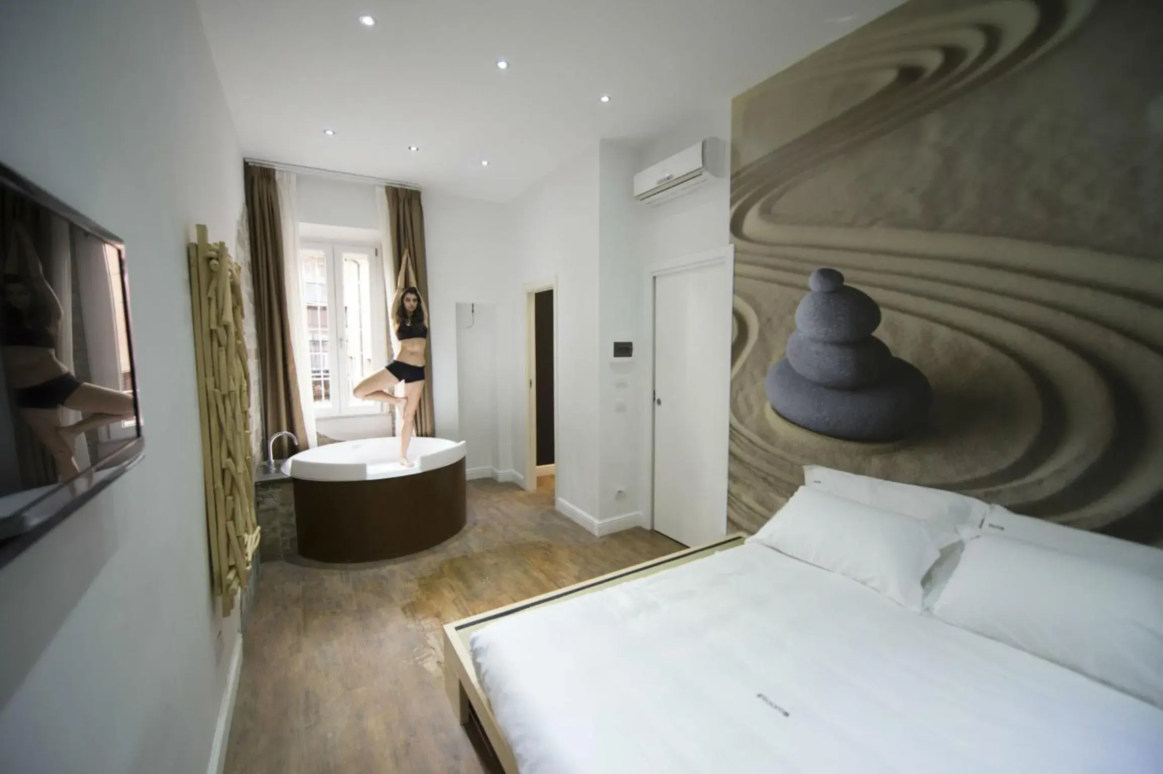 Hot Tub, Bed in Ripetta Relais Hot Tub, Bed in Ripetta Relais