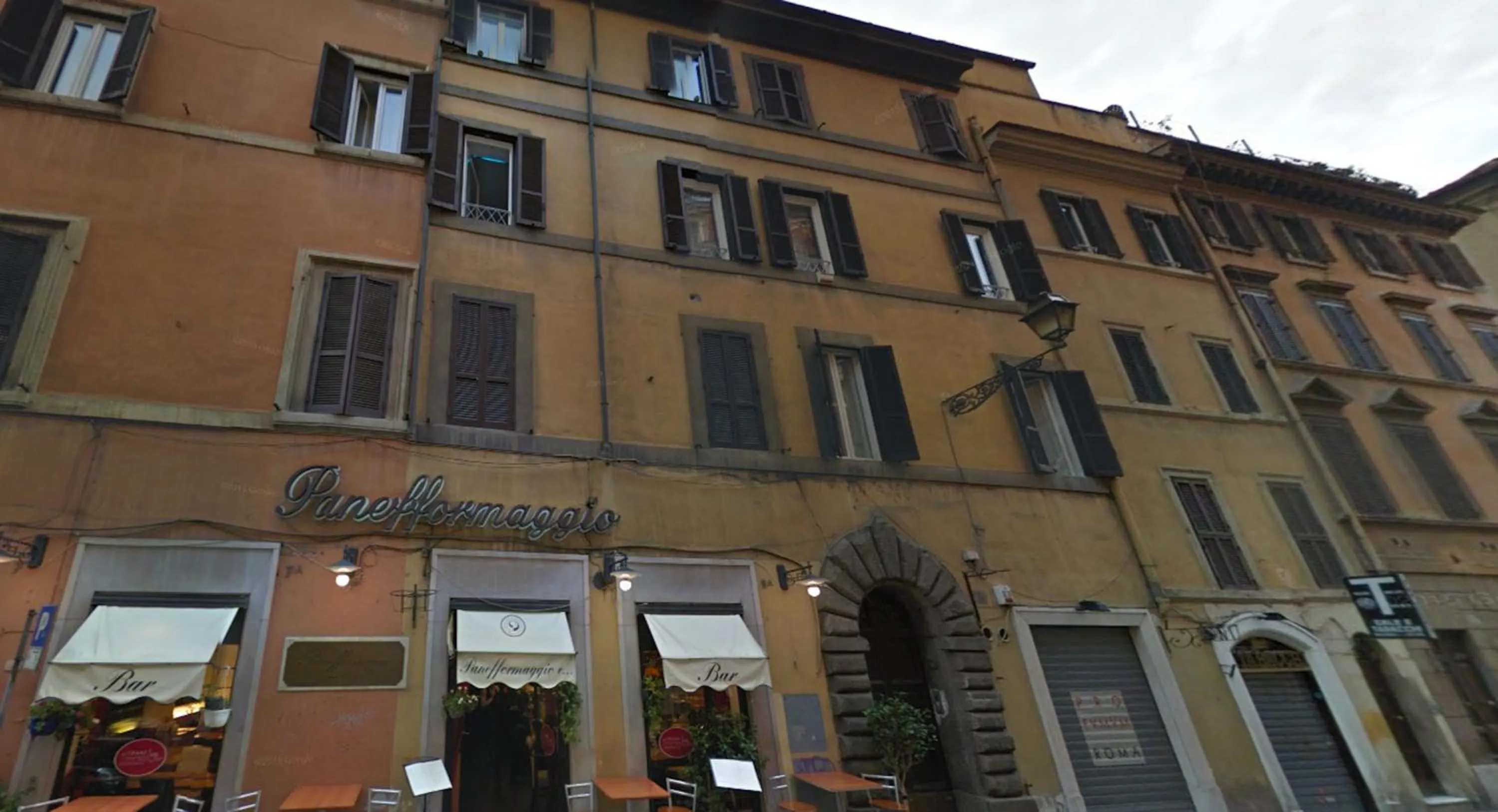 Facade/entrance in Ripetta Relais