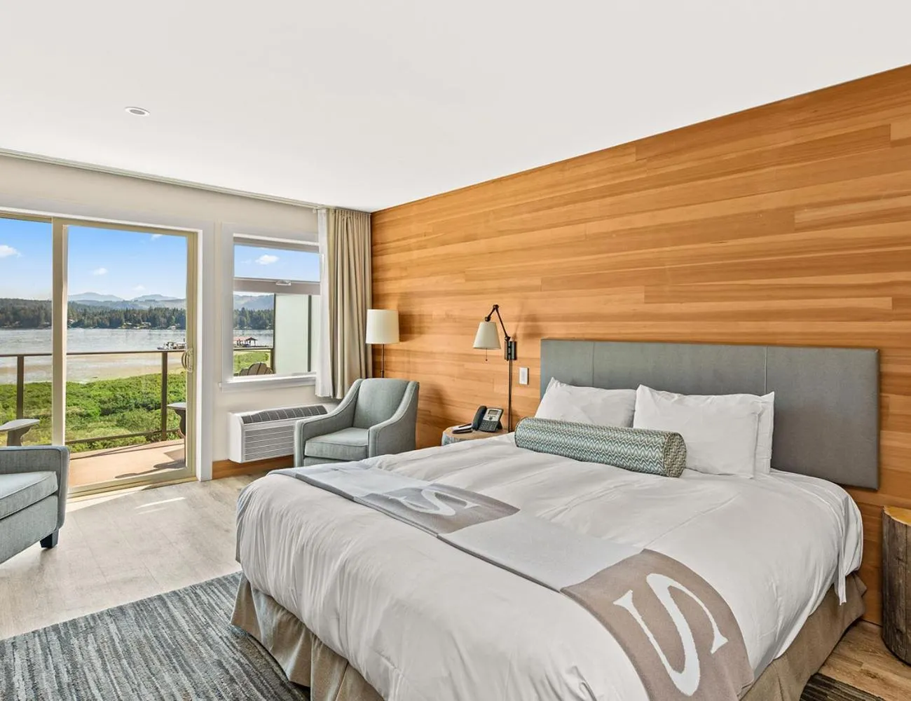 Photo of the whole room, Bed in Sproat Lake Landing Resort