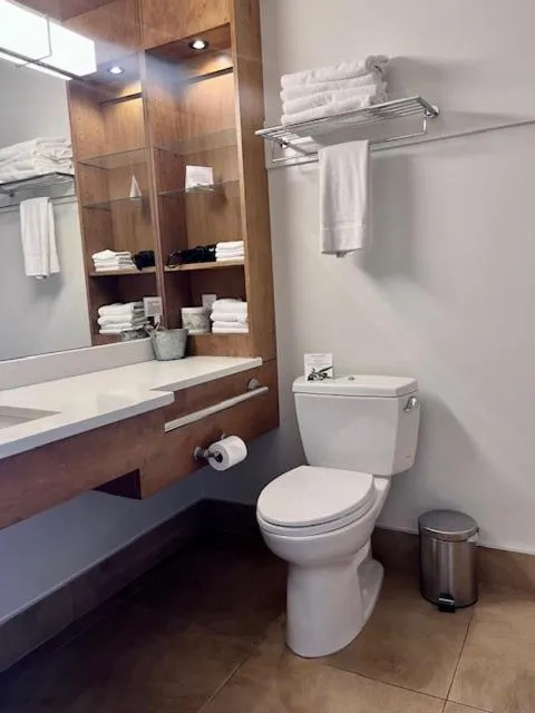 Sproat Lake Landing Resort