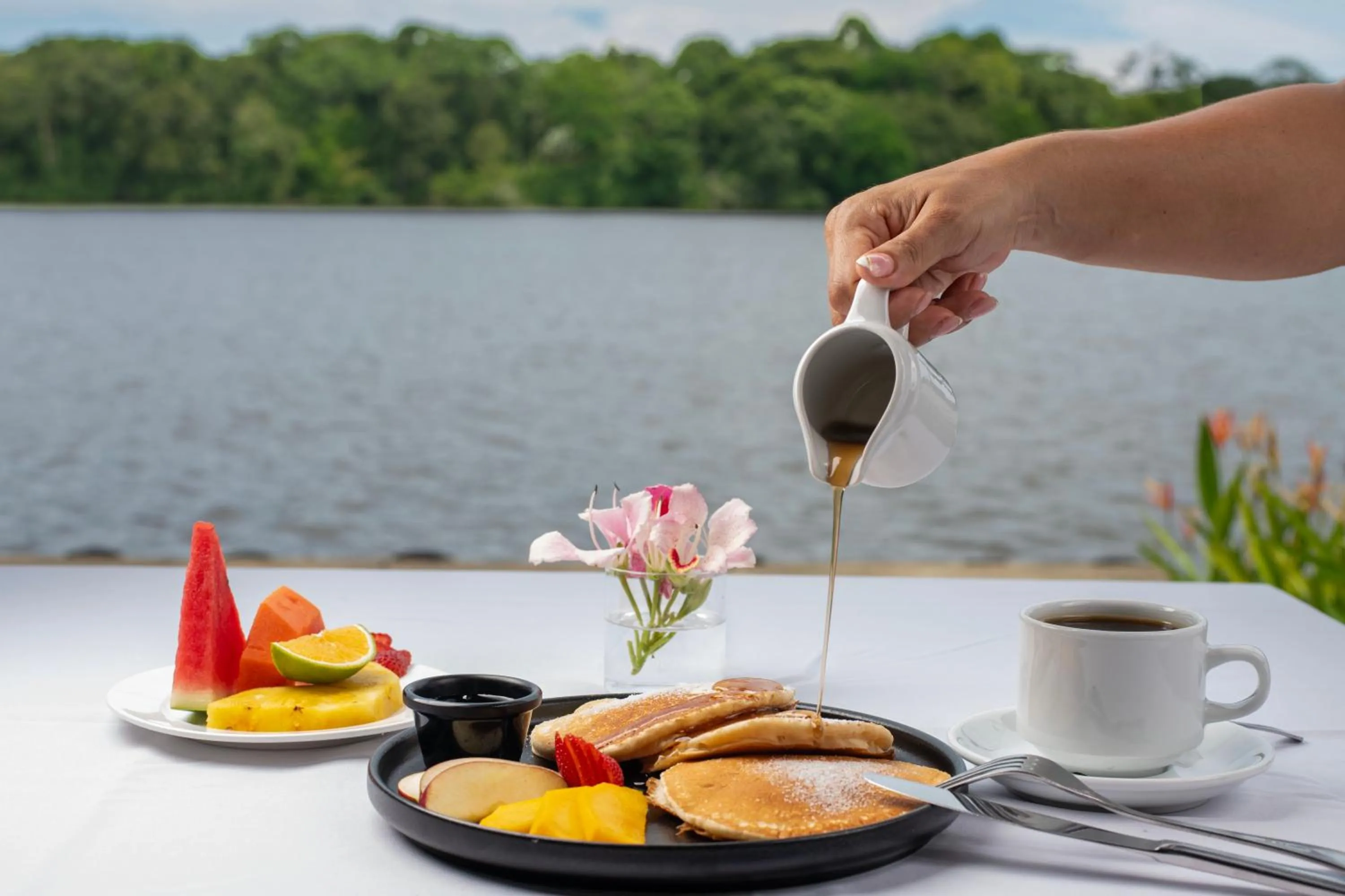 Breakfast in Valverde Glamping & Ecolodge