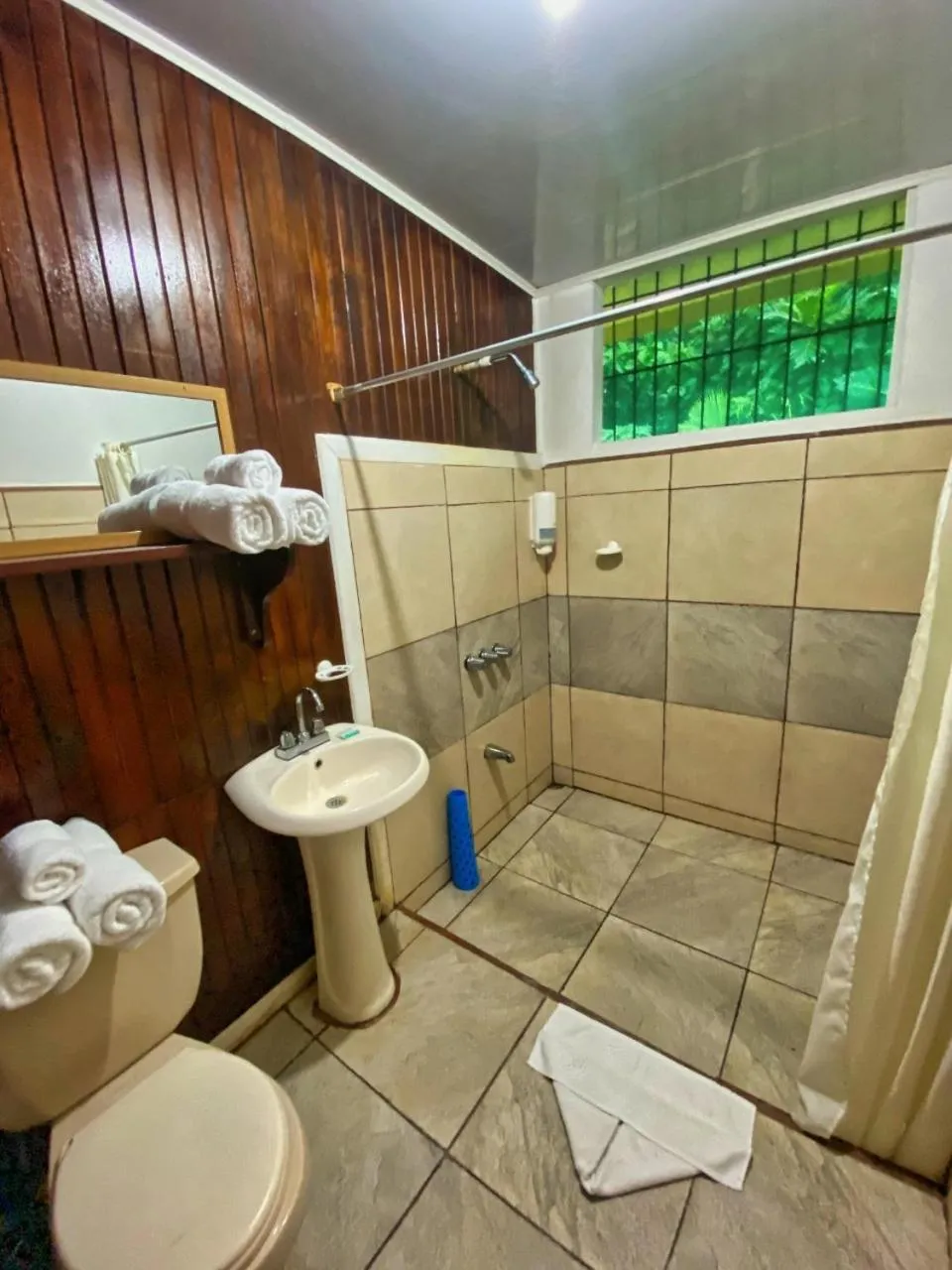 Bathroom in Valverde Glamping & Ecolodge