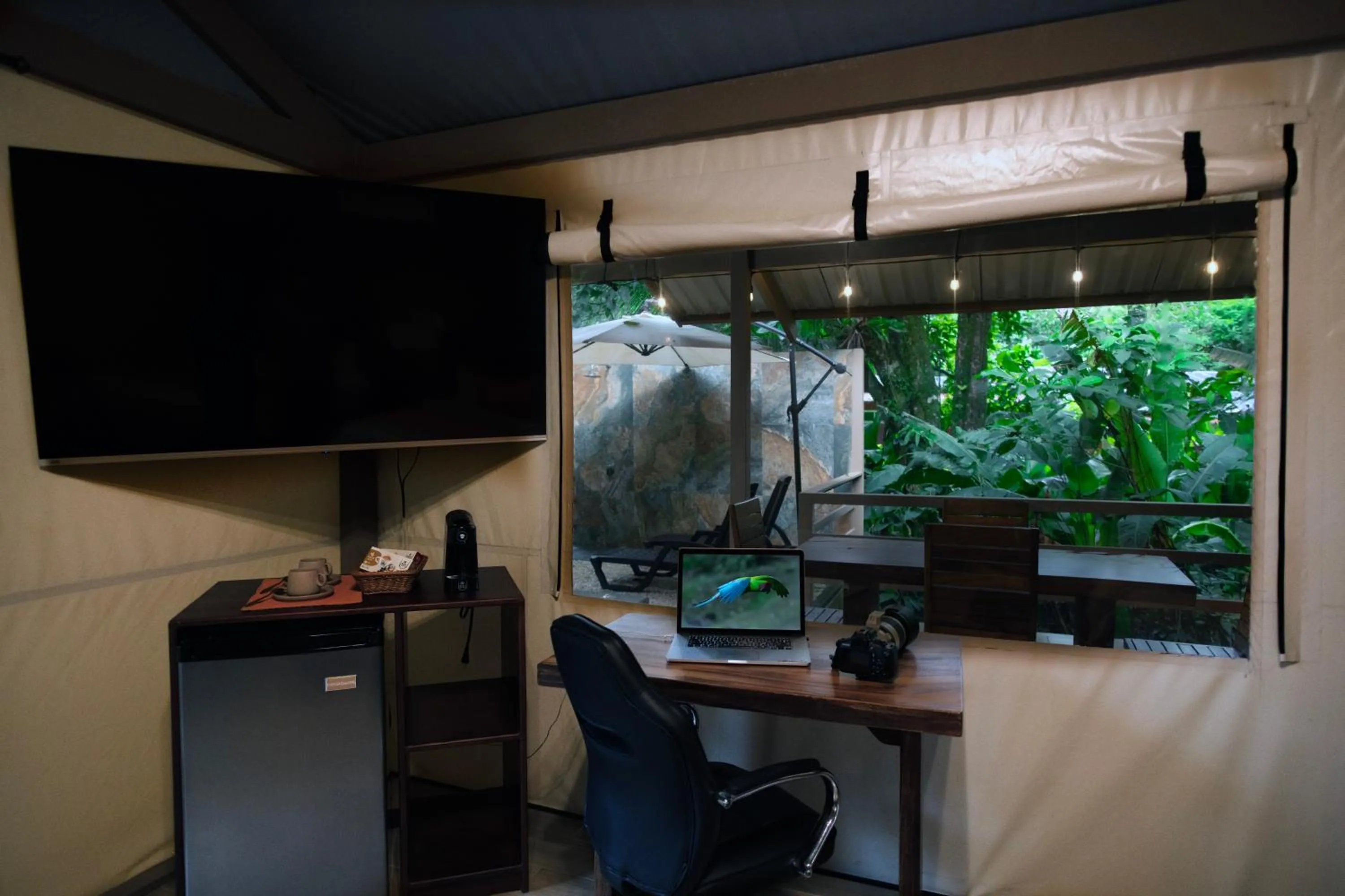 TV and multimedia in Valverde Glamping & Ecolodge