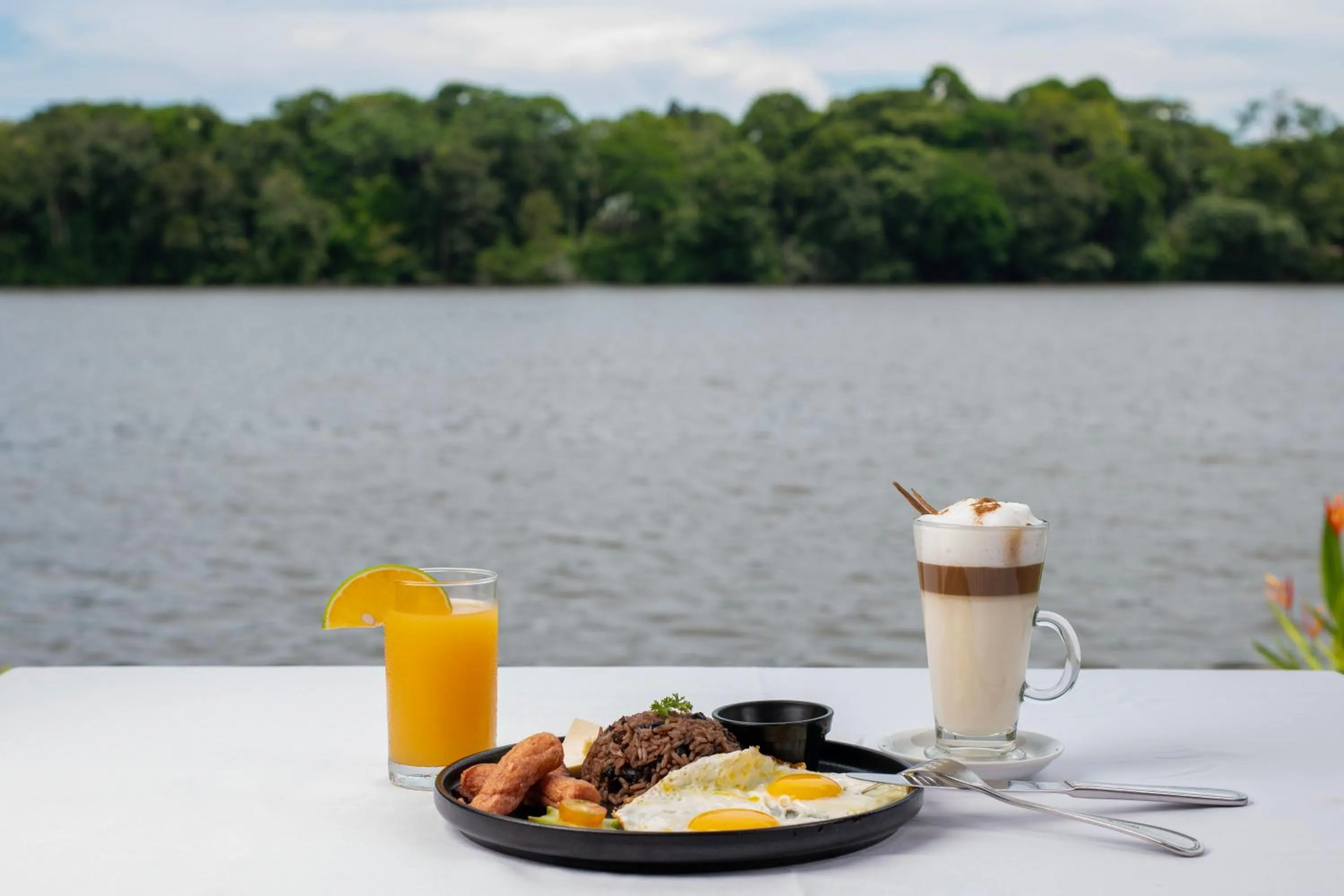 Breakfast in Valverde Glamping & Ecolodge