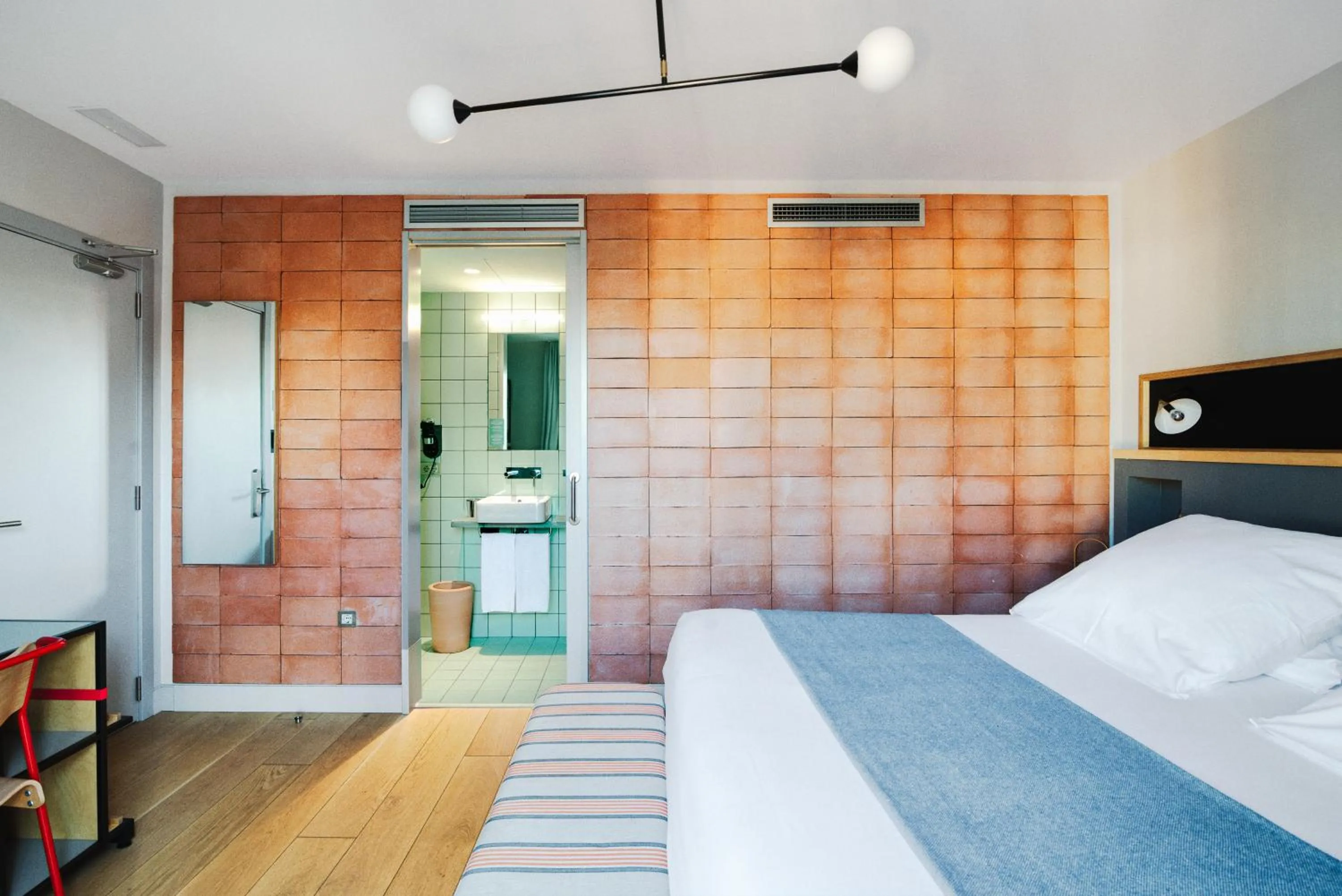 Photo of the whole room, Bed in Hotel Brummell