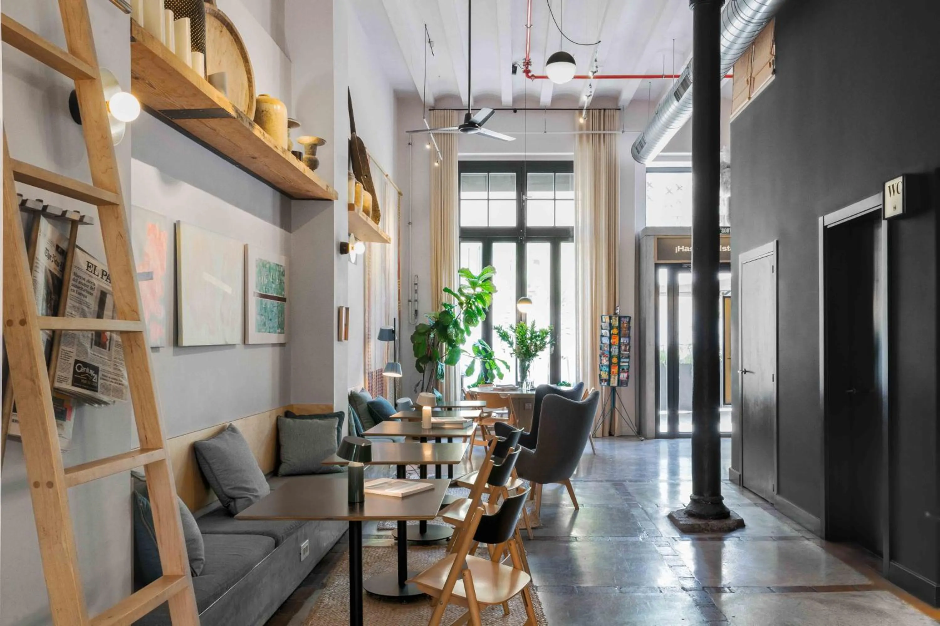 Restaurant/places to eat in Hotel Brummell