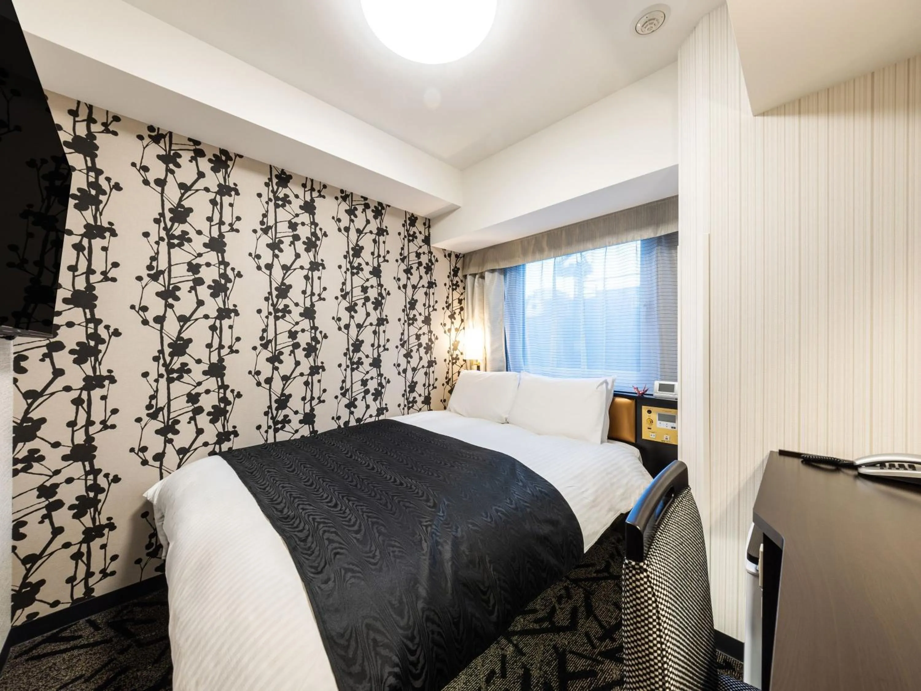 Photo of the whole room, Bed in APA Hotel Akabane Iwabuchi Ekimae