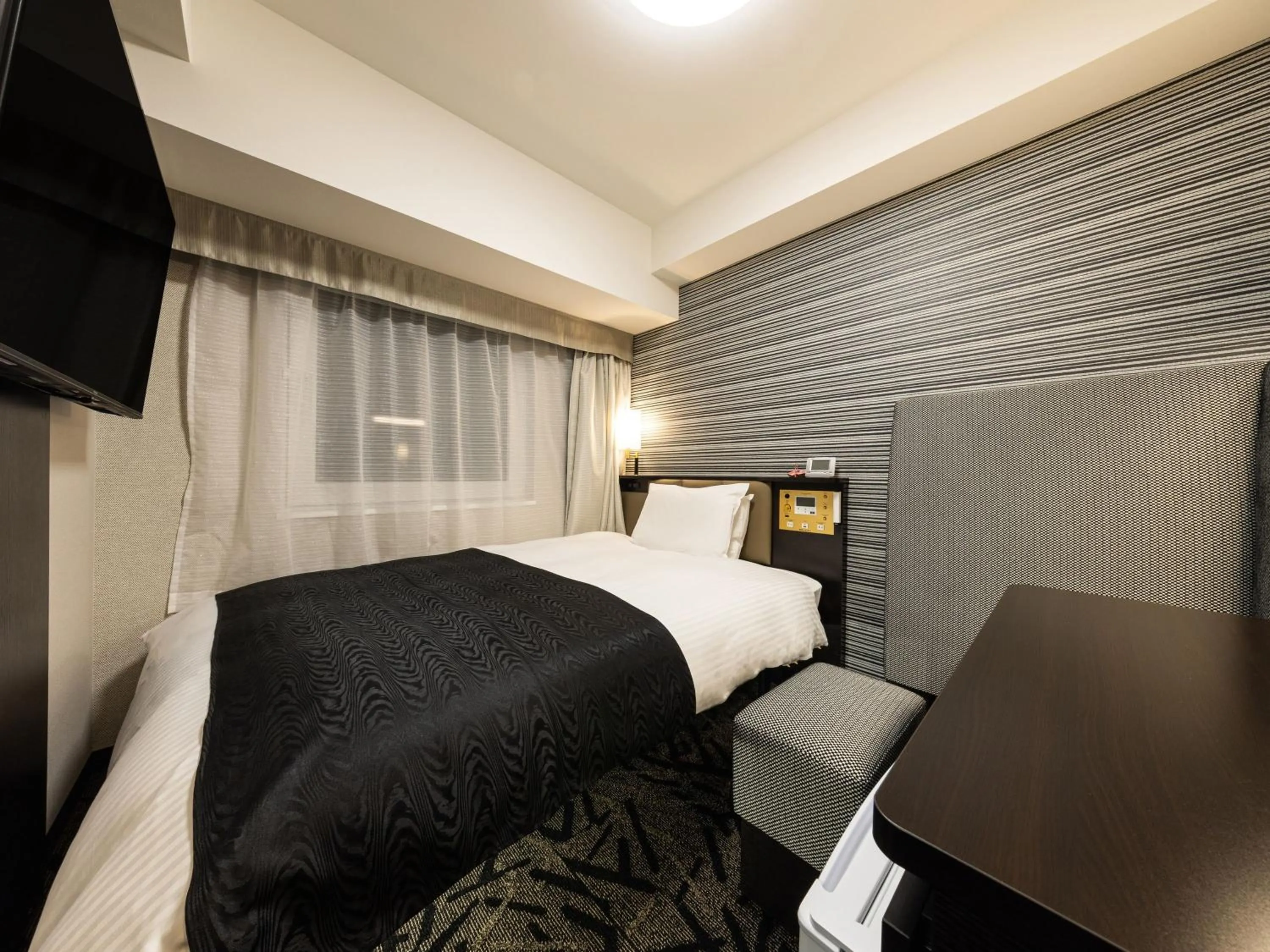 Photo of the whole room, Bed in APA Hotel Akabane Iwabuchi Ekimae