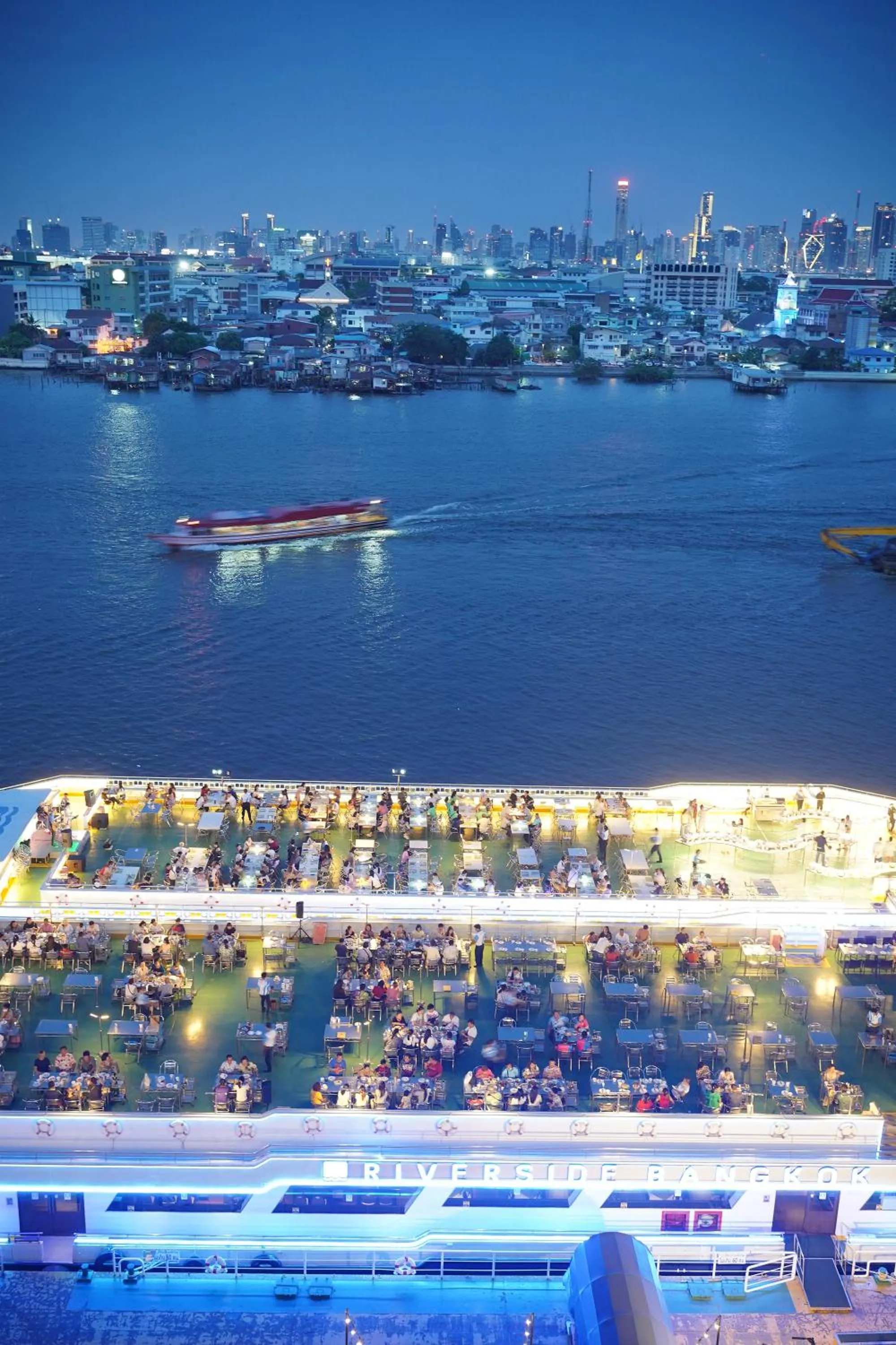 Restaurant/places to eat in Riverside Bangkok Hotel