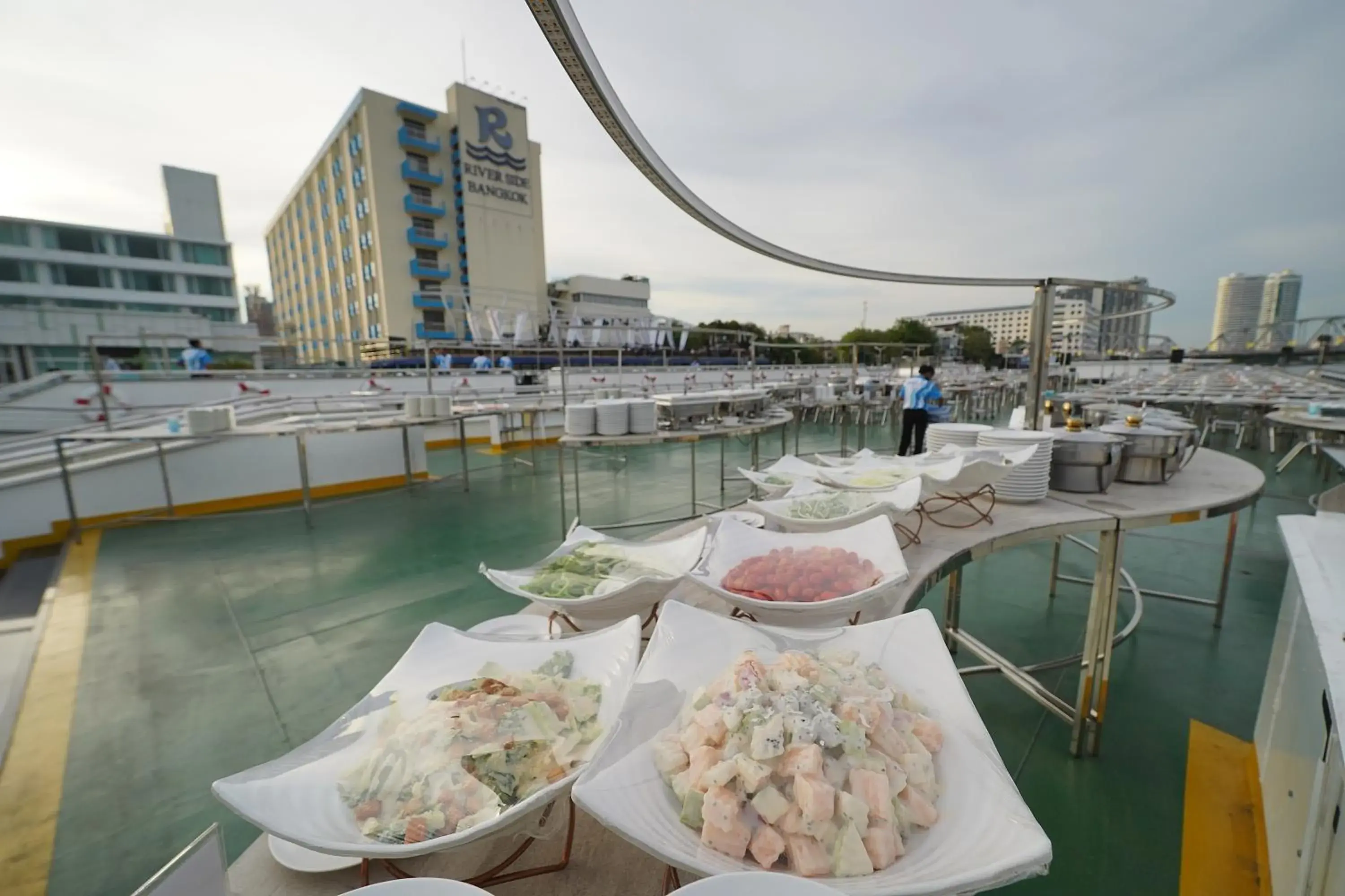 Restaurant/places to eat in Riverside Bangkok Hotel Restaurant/places to eat in Riverside Bangkok Hotel