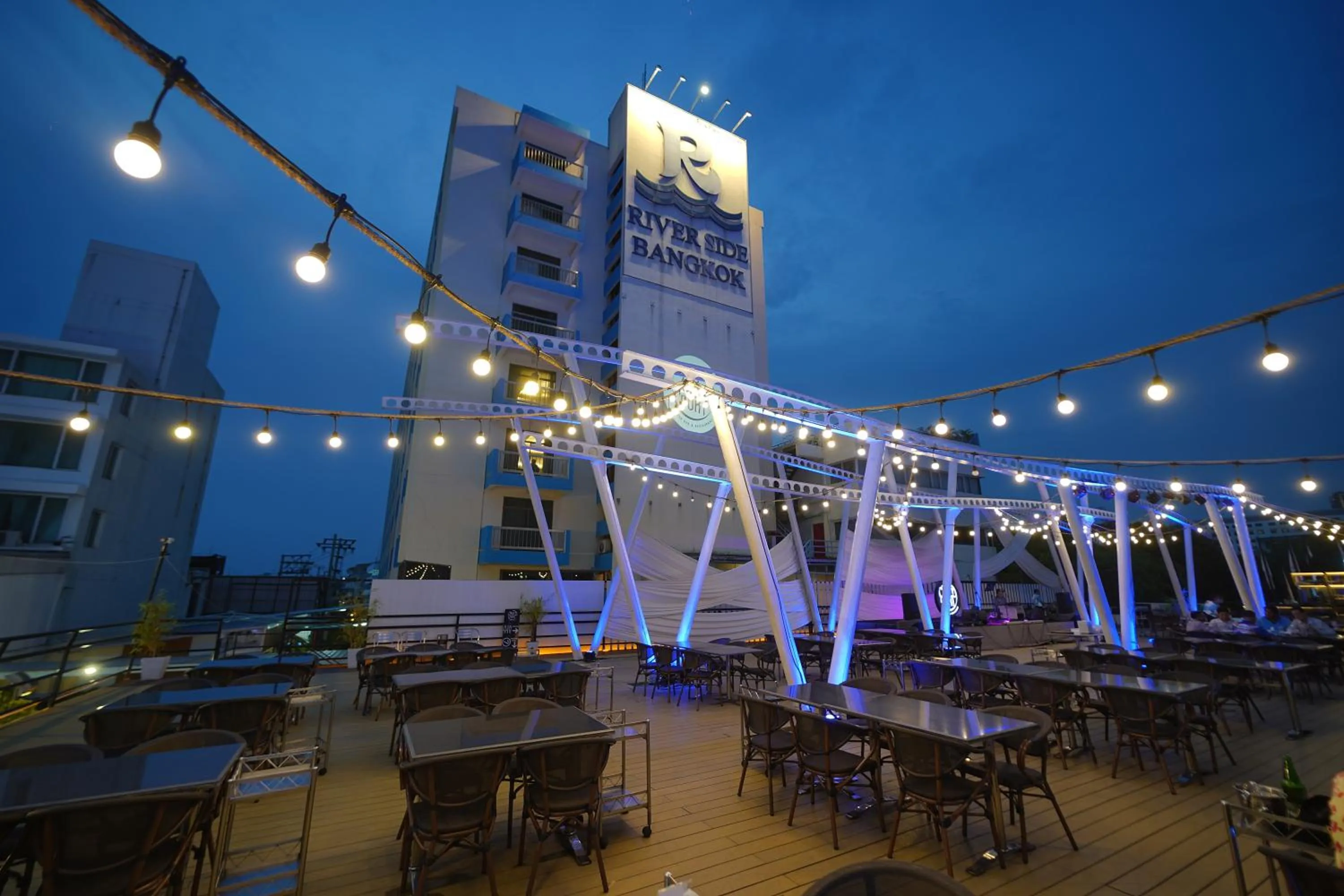 Restaurant/places to eat in Riverside Bangkok Hotel