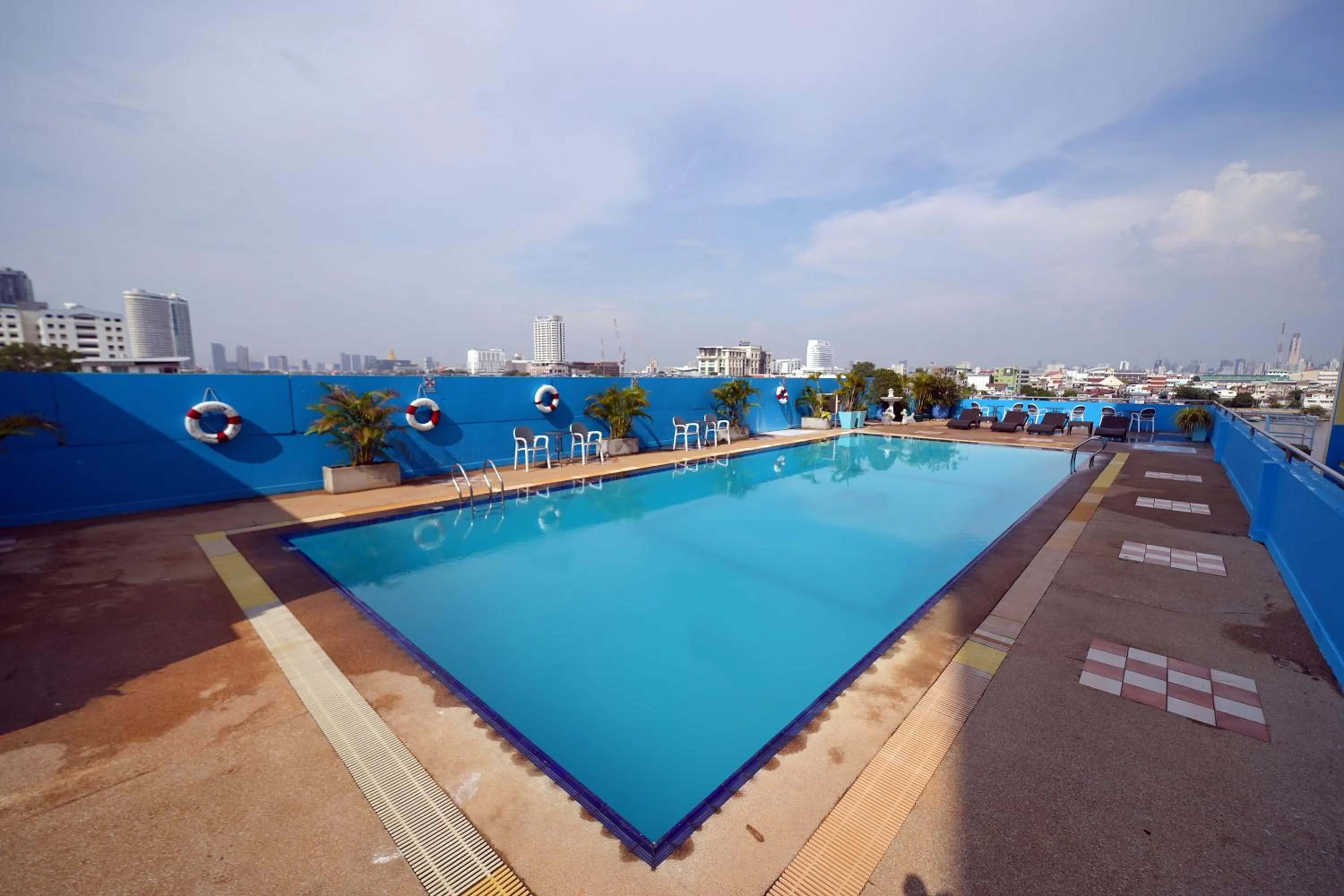 Swimming pool in Riverside Bangkok Hotel