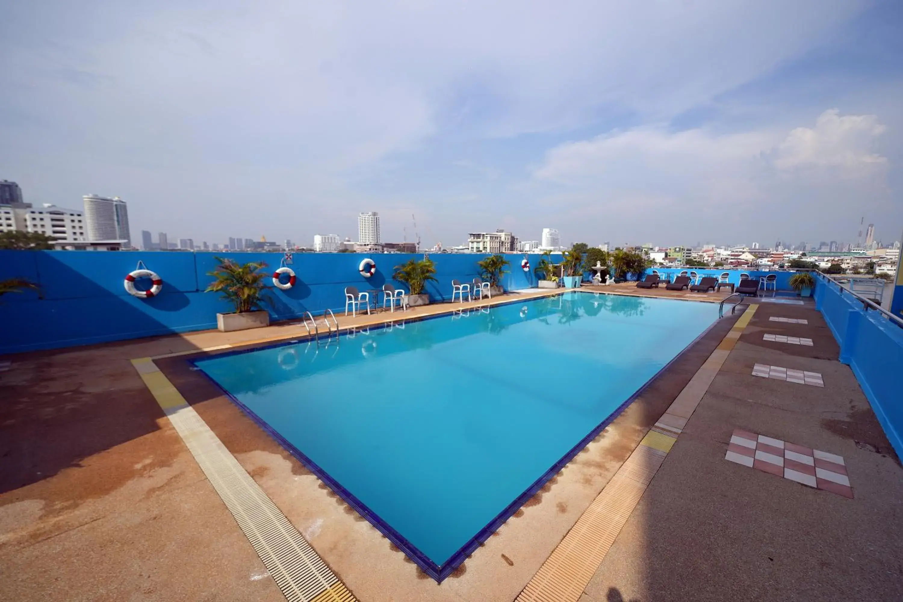 Swimming pool in Riverside Bangkok Hotel Swimming pool in Riverside Bangkok Hotel