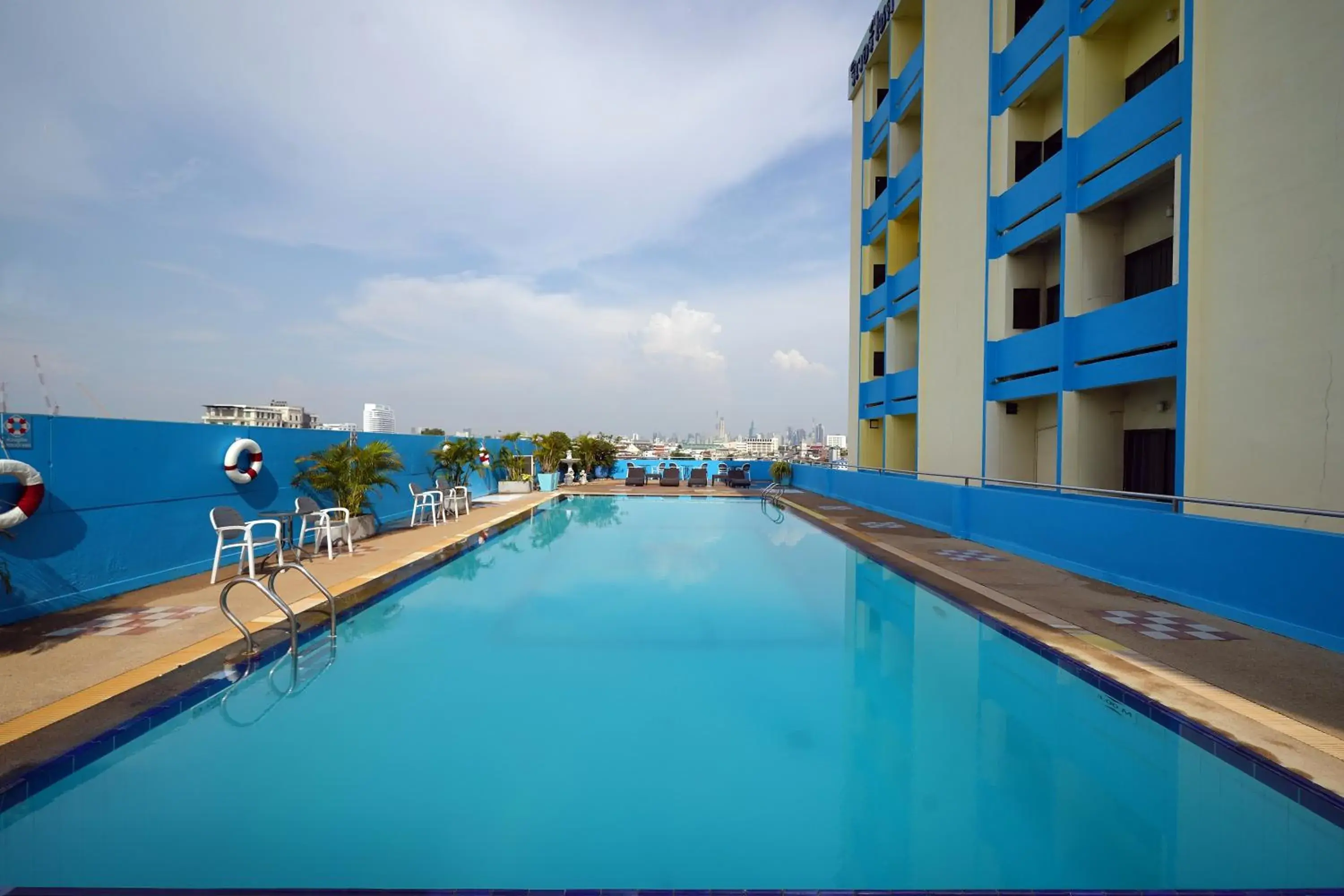 Pool view in Riverside Bangkok Hotel Pool view in Riverside Bangkok Hotel