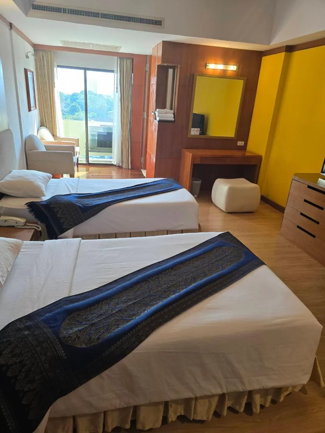 Photo of the whole room in Riverside Bangkok Hotel