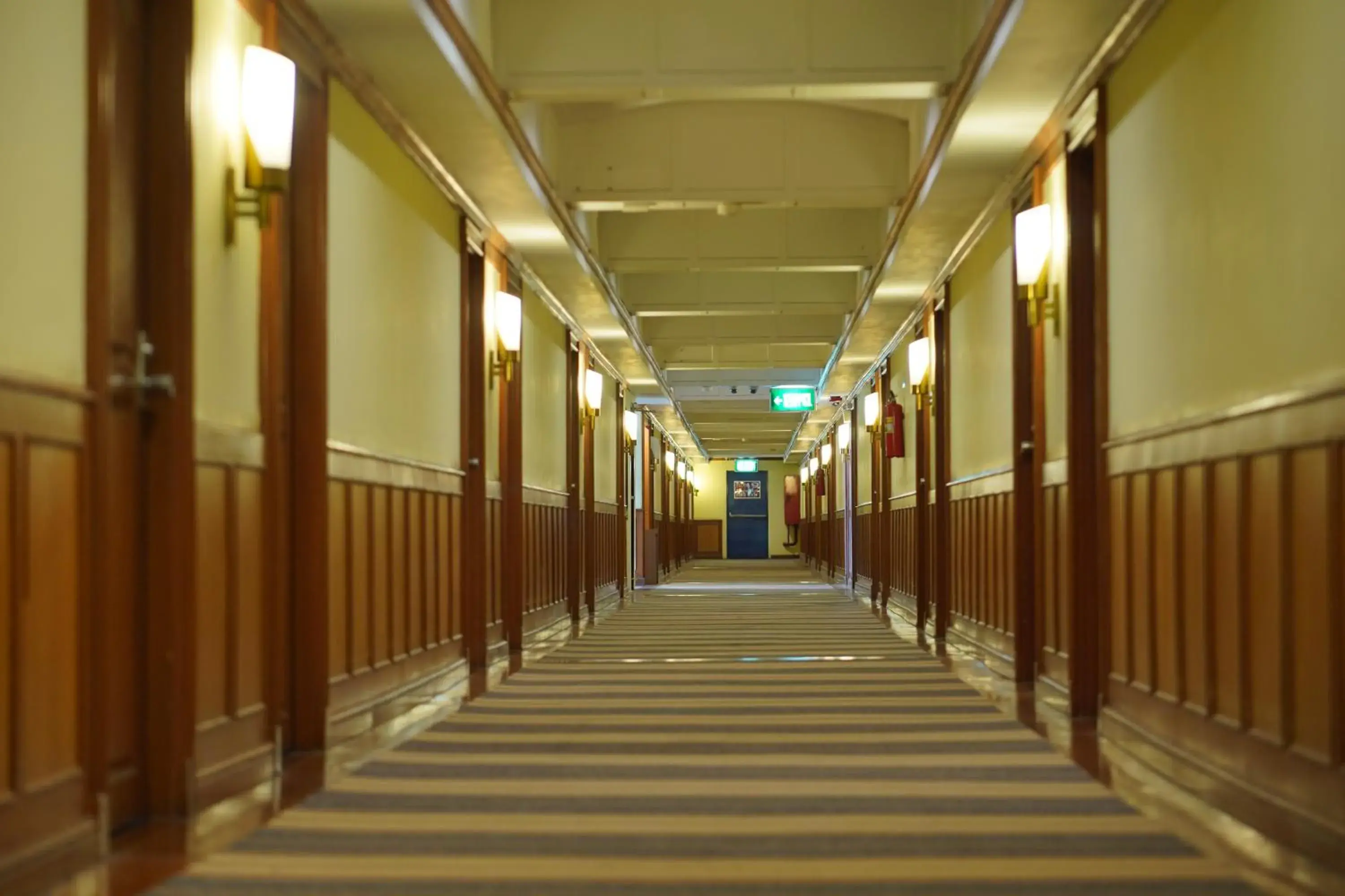 Property building in Riverside Bangkok Hotel Property building in Riverside Bangkok Hotel