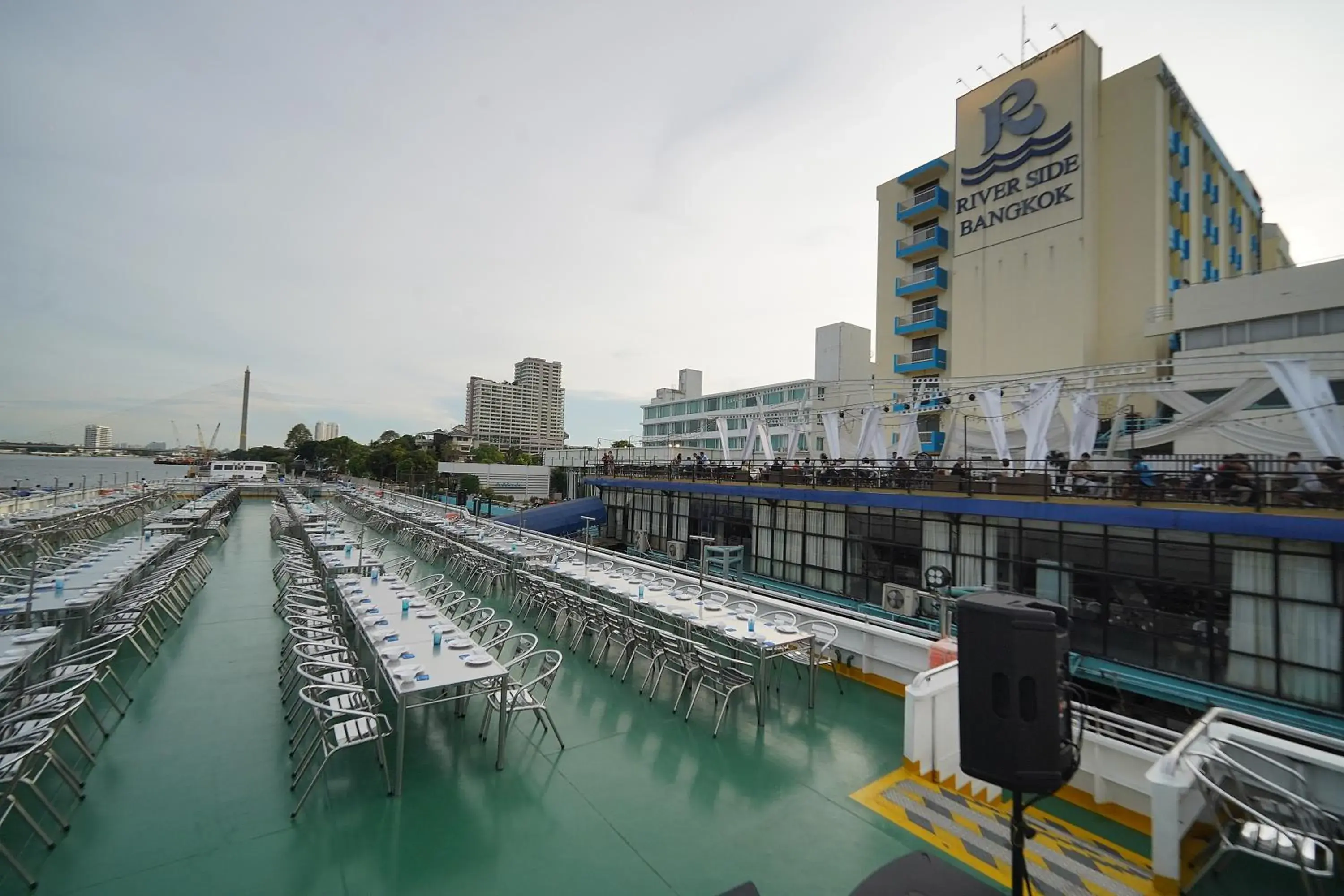 Restaurant/places to eat in Riverside Bangkok Hotel Restaurant/places to eat in Riverside Bangkok Hotel