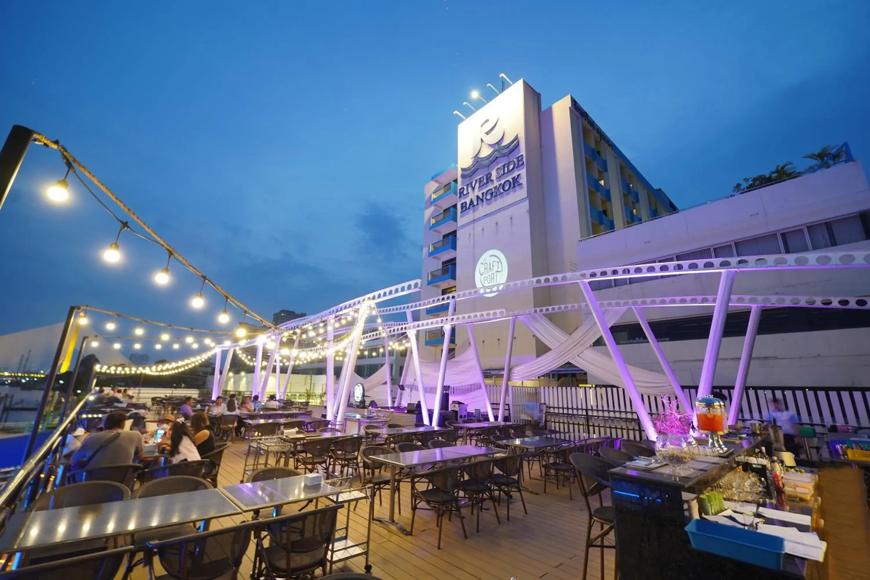 Restaurant/places to eat in Riverside Bangkok Hotel Restaurant/places to eat in Riverside Bangkok Hotel