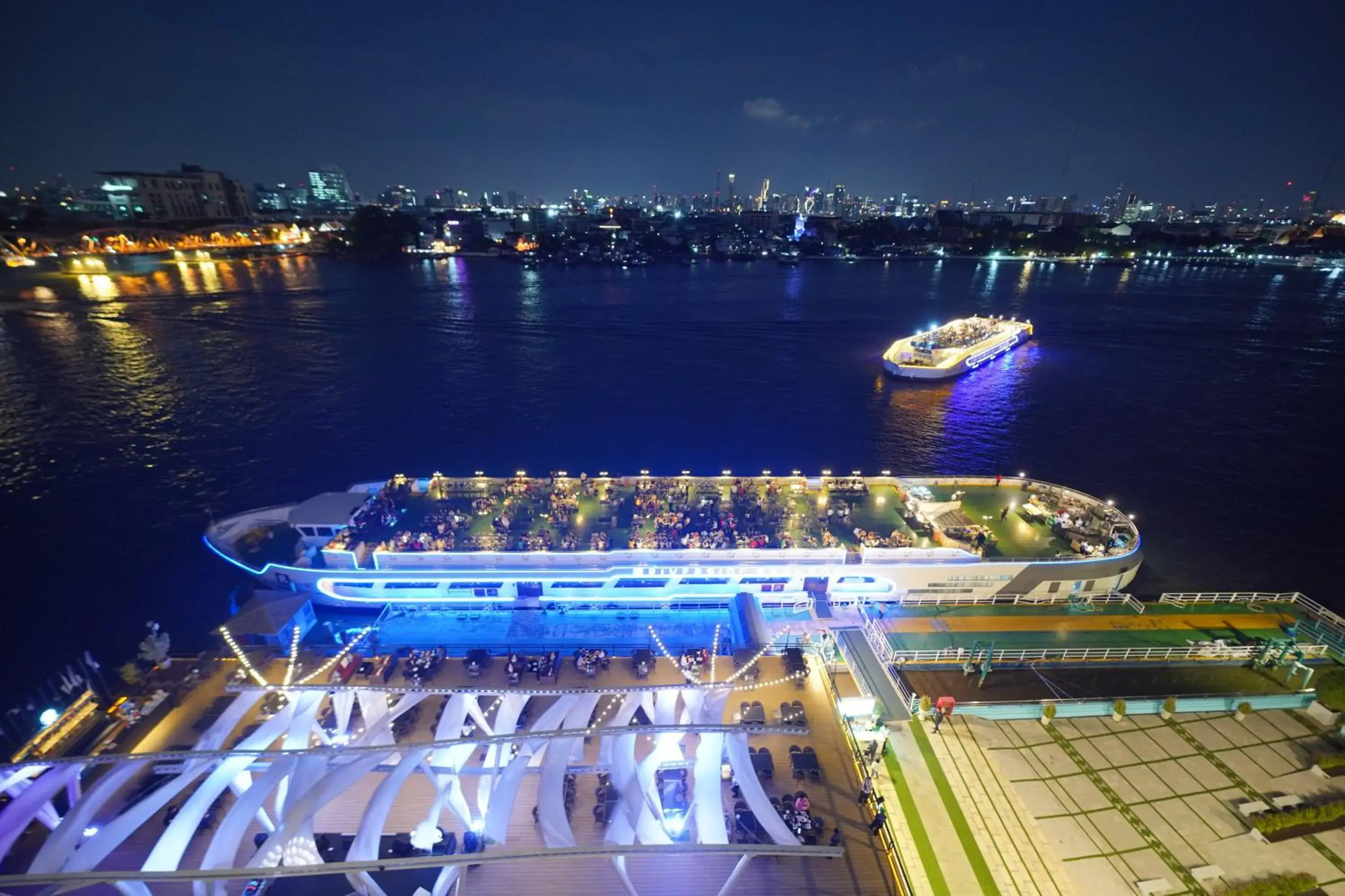 Restaurant/places to eat in Riverside Bangkok Hotel Restaurant/places to eat in Riverside Bangkok Hotel