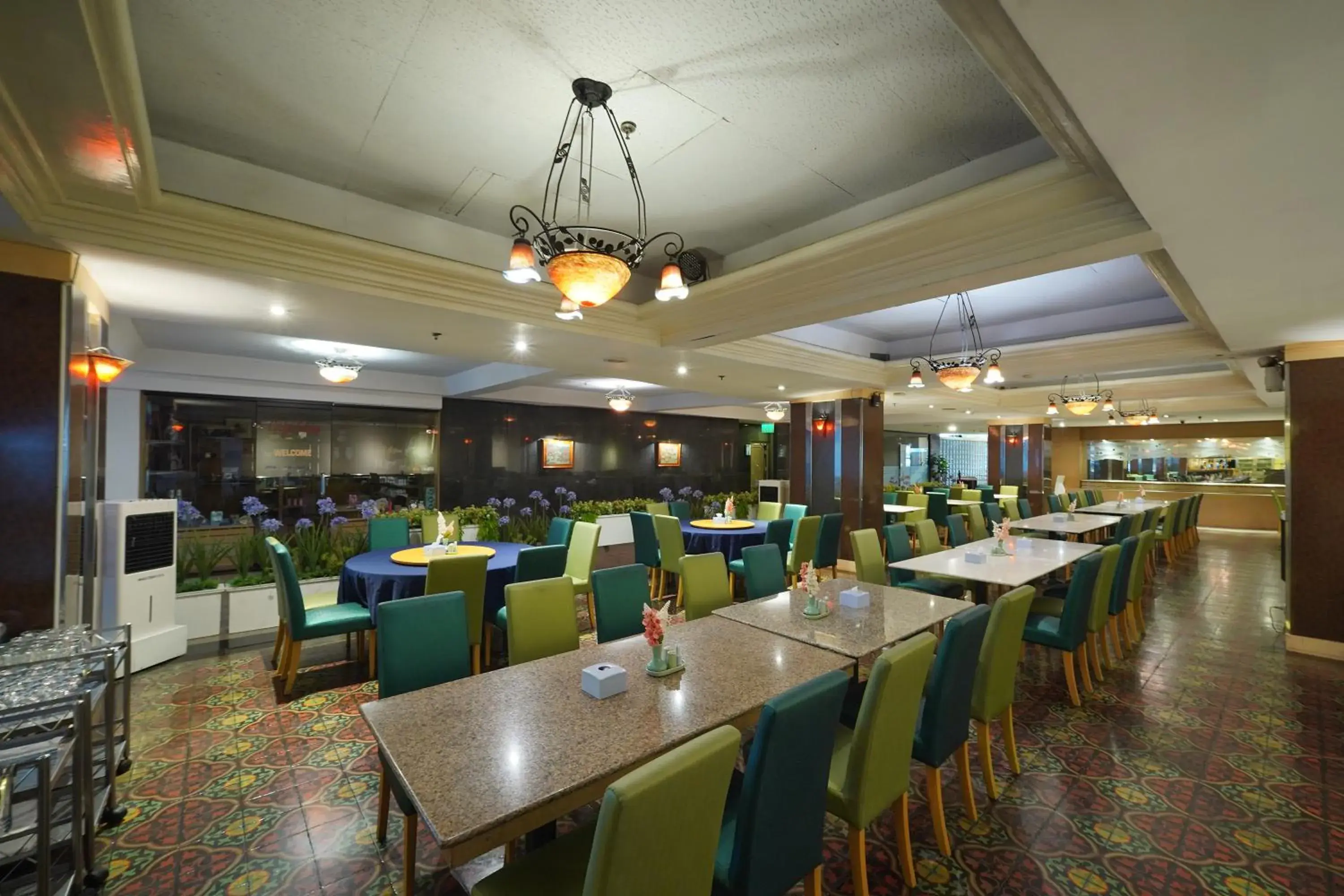 Restaurant/places to eat in Riverside Bangkok Hotel Restaurant/places to eat in Riverside Bangkok Hotel