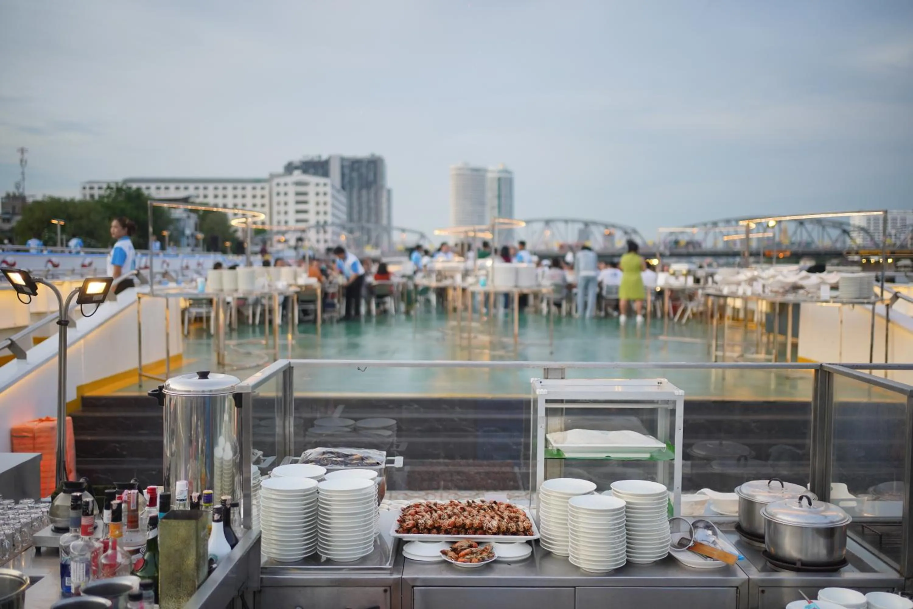 Restaurant/places to eat in Riverside Bangkok Hotel