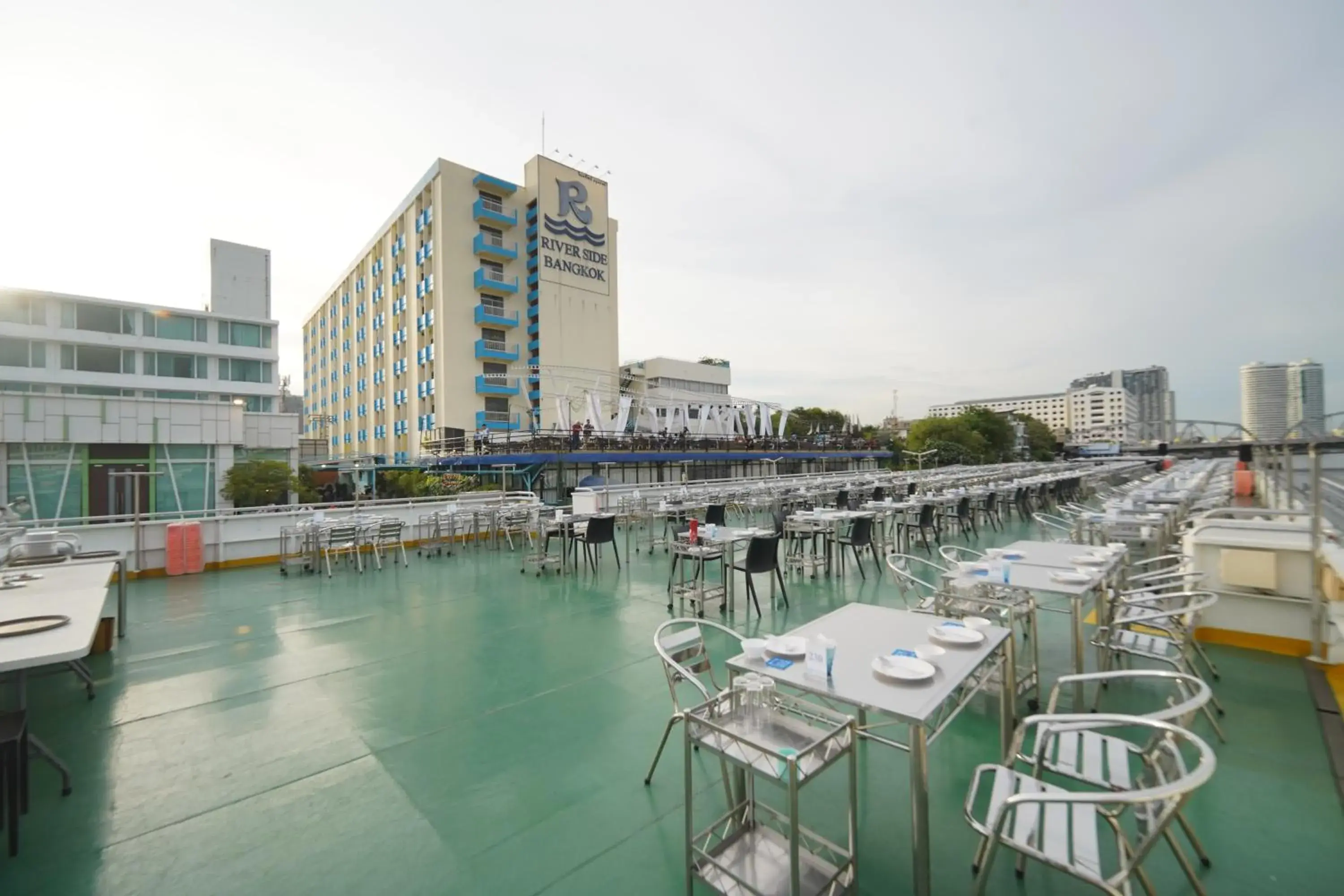 Restaurant/places to eat in Riverside Bangkok Hotel Restaurant/places to eat in Riverside Bangkok Hotel