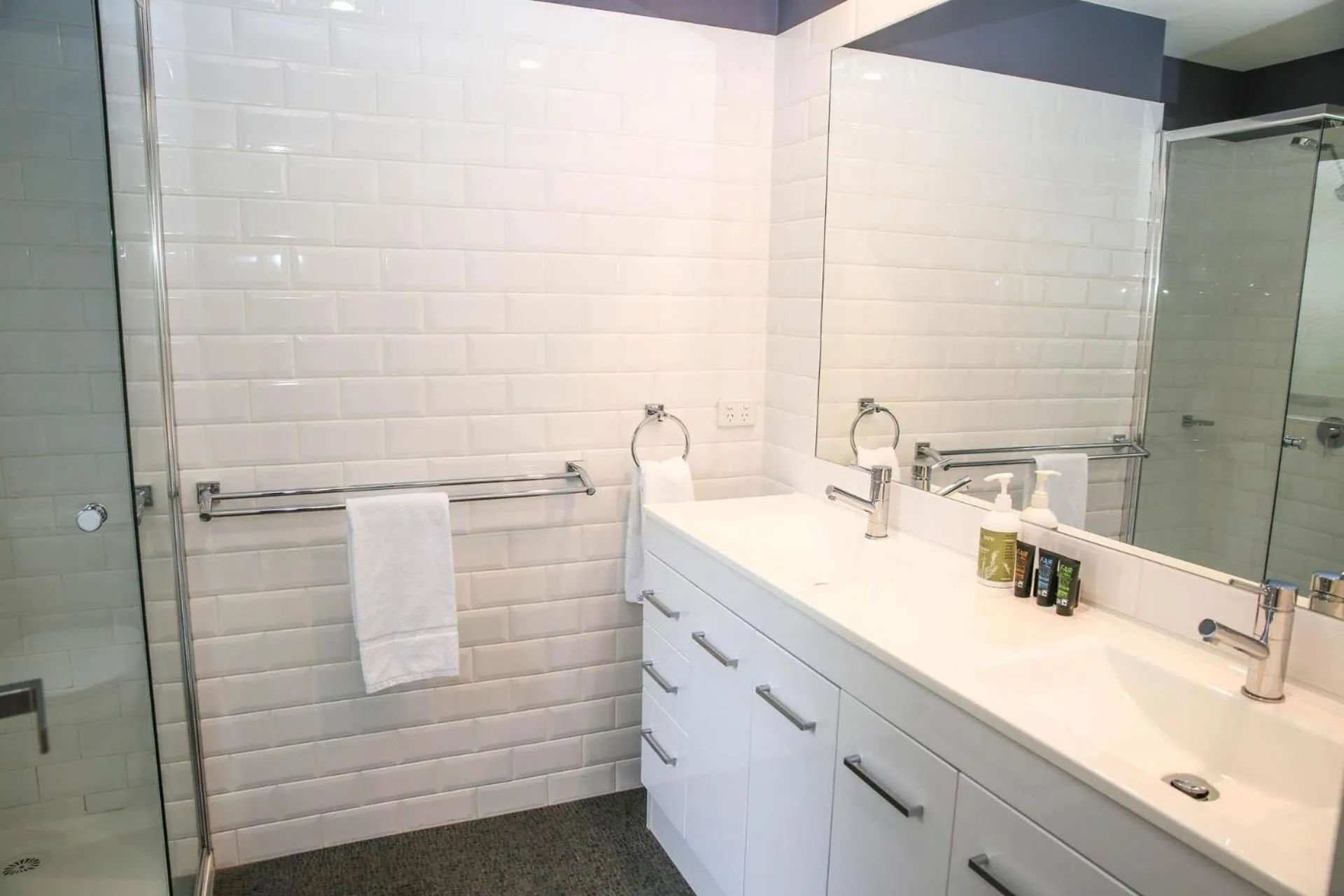 Shower in Decked Out At Bright