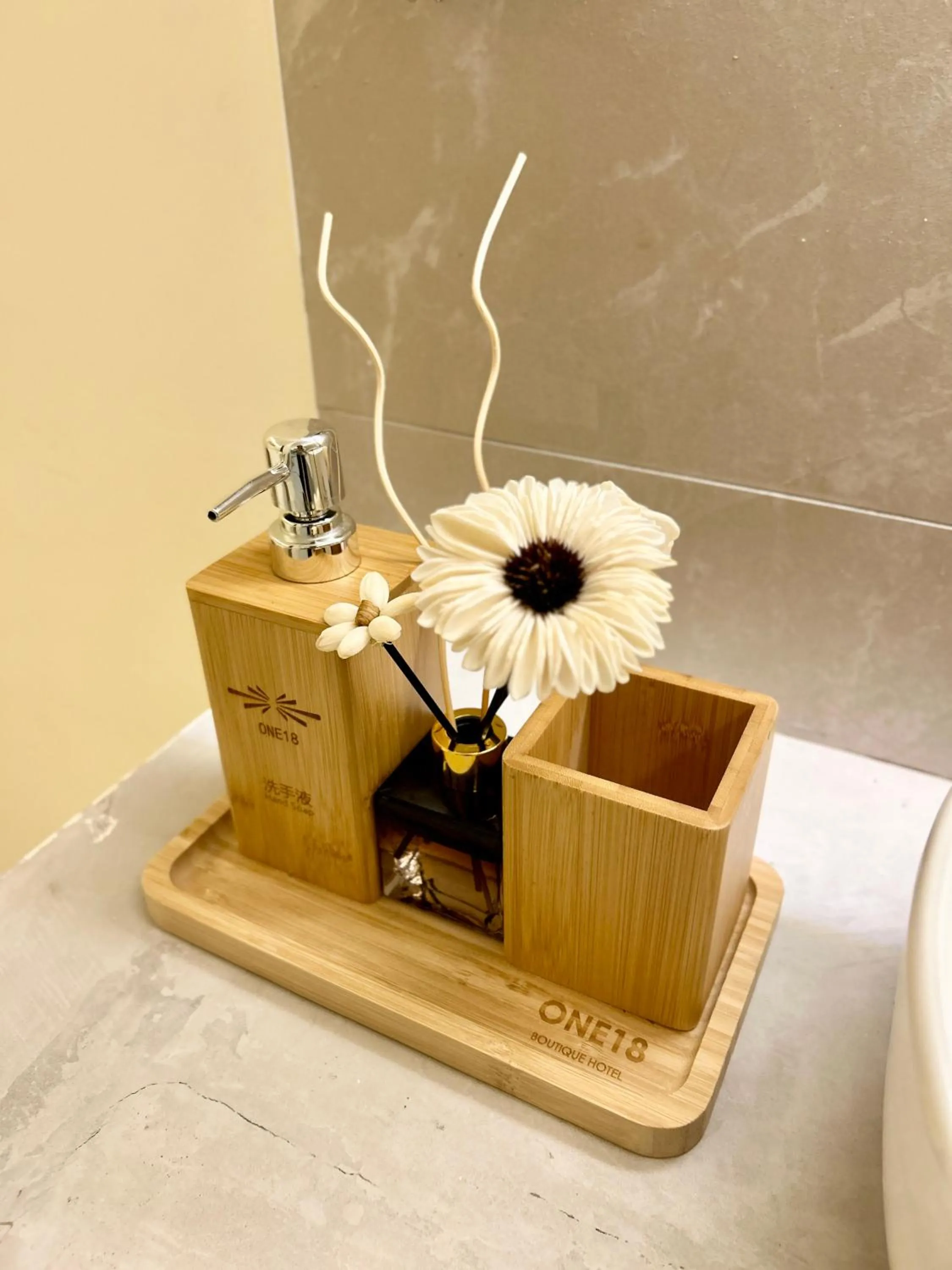 ONE18 Boutique Hotel